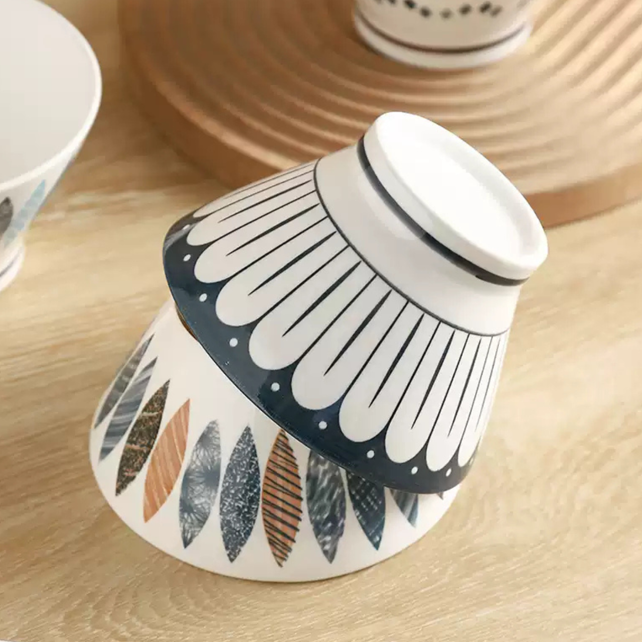 Yashin Underglaze Vintage Cone-Shaped Bowl Set