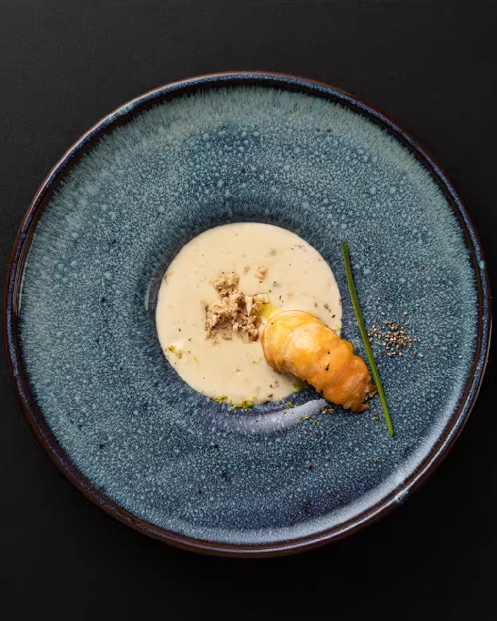 ALANIZ HD Series Handcrafted Peacock Straw Hat Plate