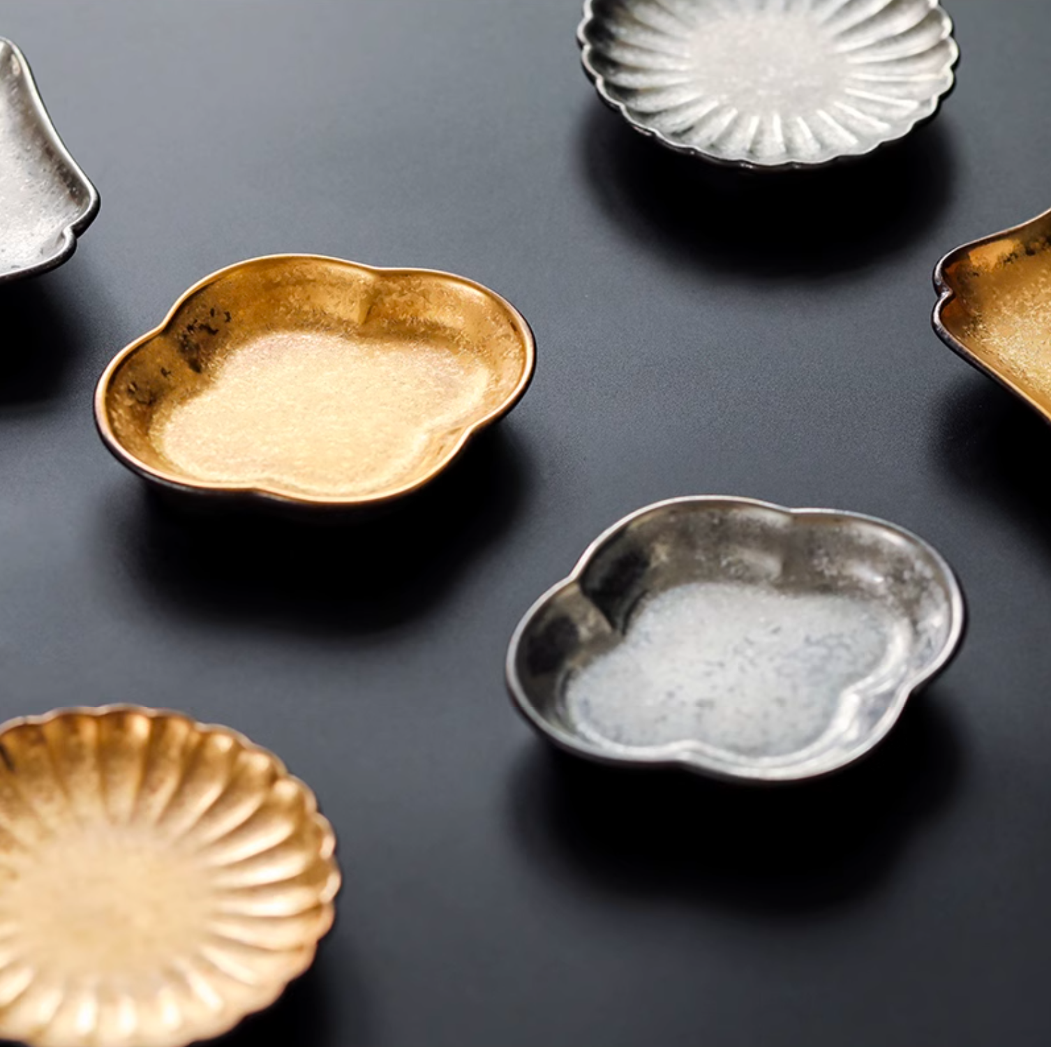 Hasami Ware Toyotsu Handcrafted Gold and Silver Decorated Dessert Plate Gift Set