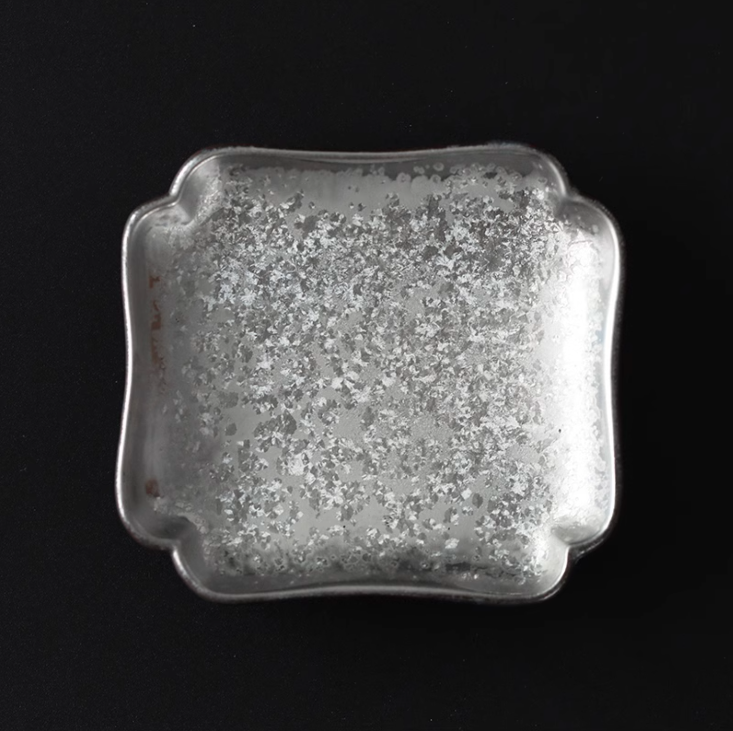 Hasami Ware Toyotsu Handcrafted Gold and Silver Decorated Dessert Plate Gift Set