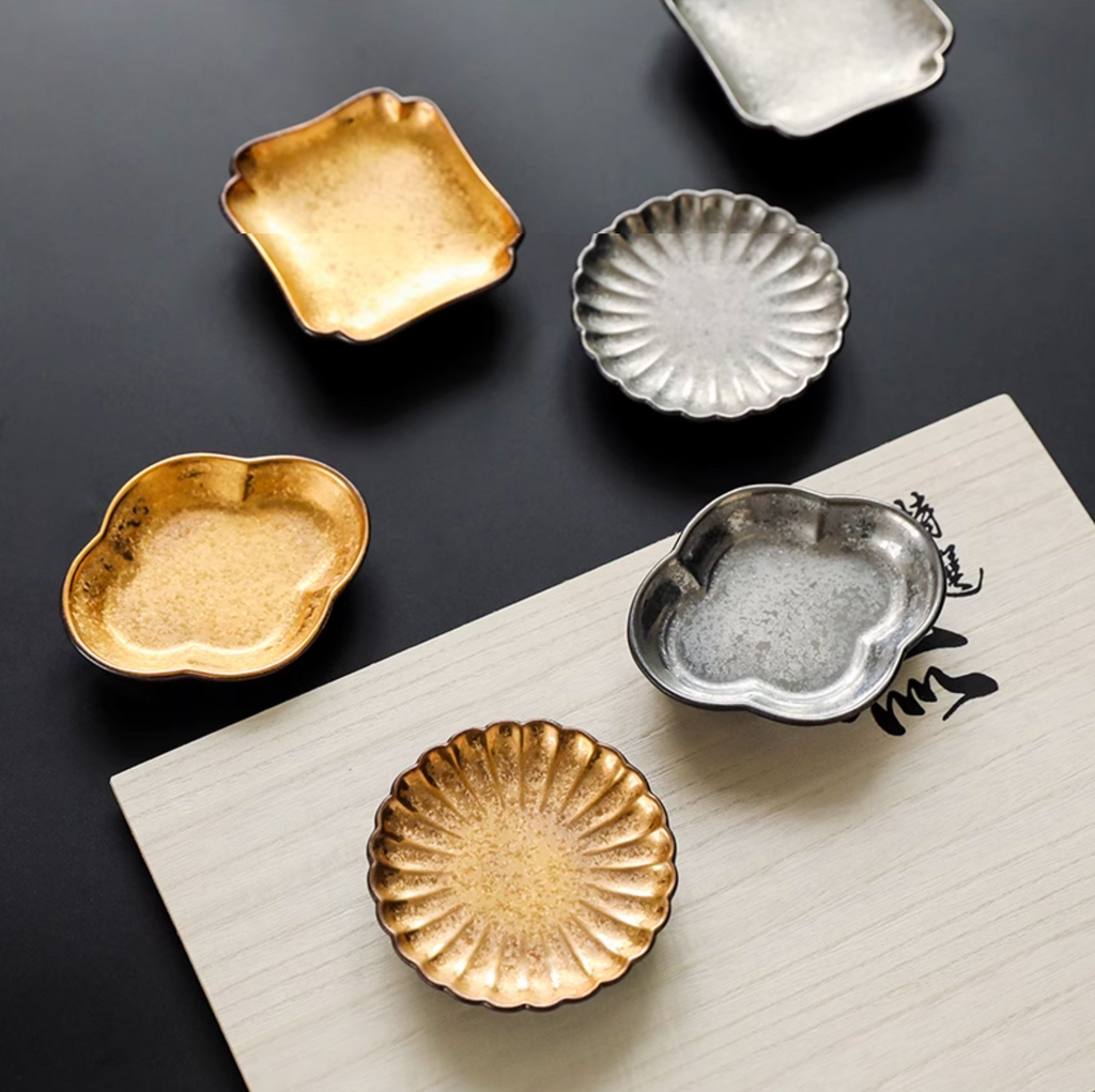 Hasami Ware Toyotsu Handcrafted Gold and Silver Decorated Dessert Plate Gift Set