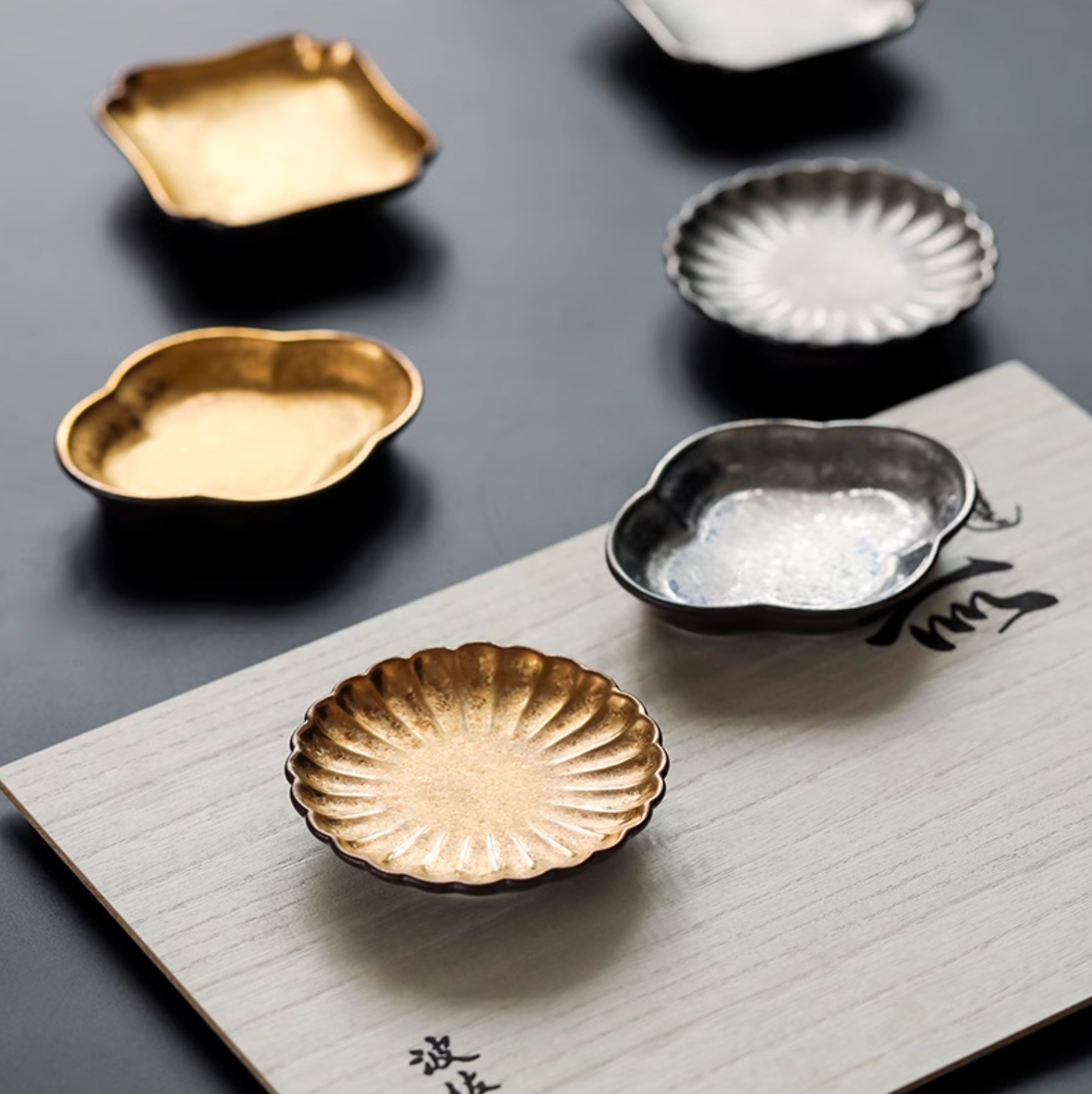 Hasami Ware Toyotsu Handcrafted Gold and Silver Decorated Dessert Plate Gift Set