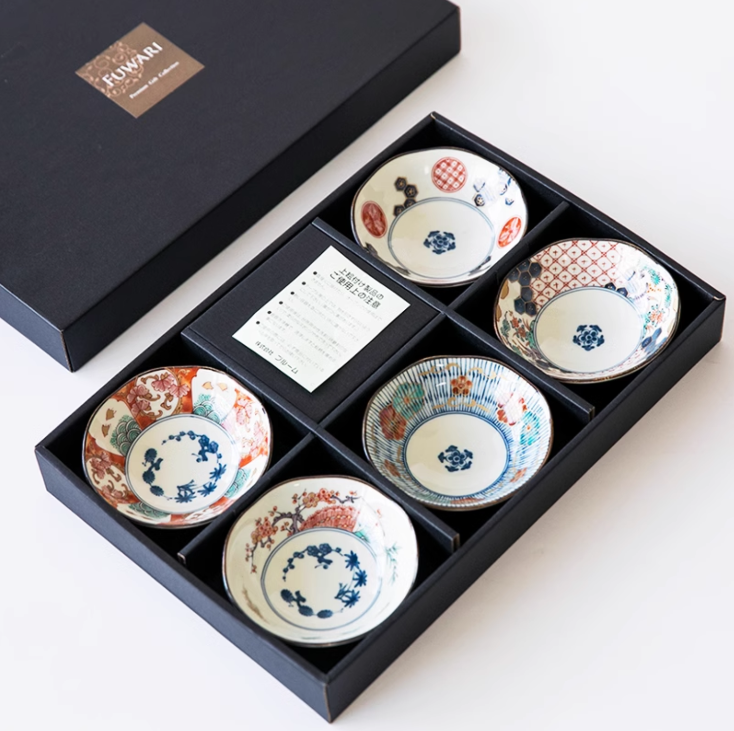 Hasami Ware Ten-Thousand-Mile Dyed Vintage Floral Ceramic Plate Gift Set