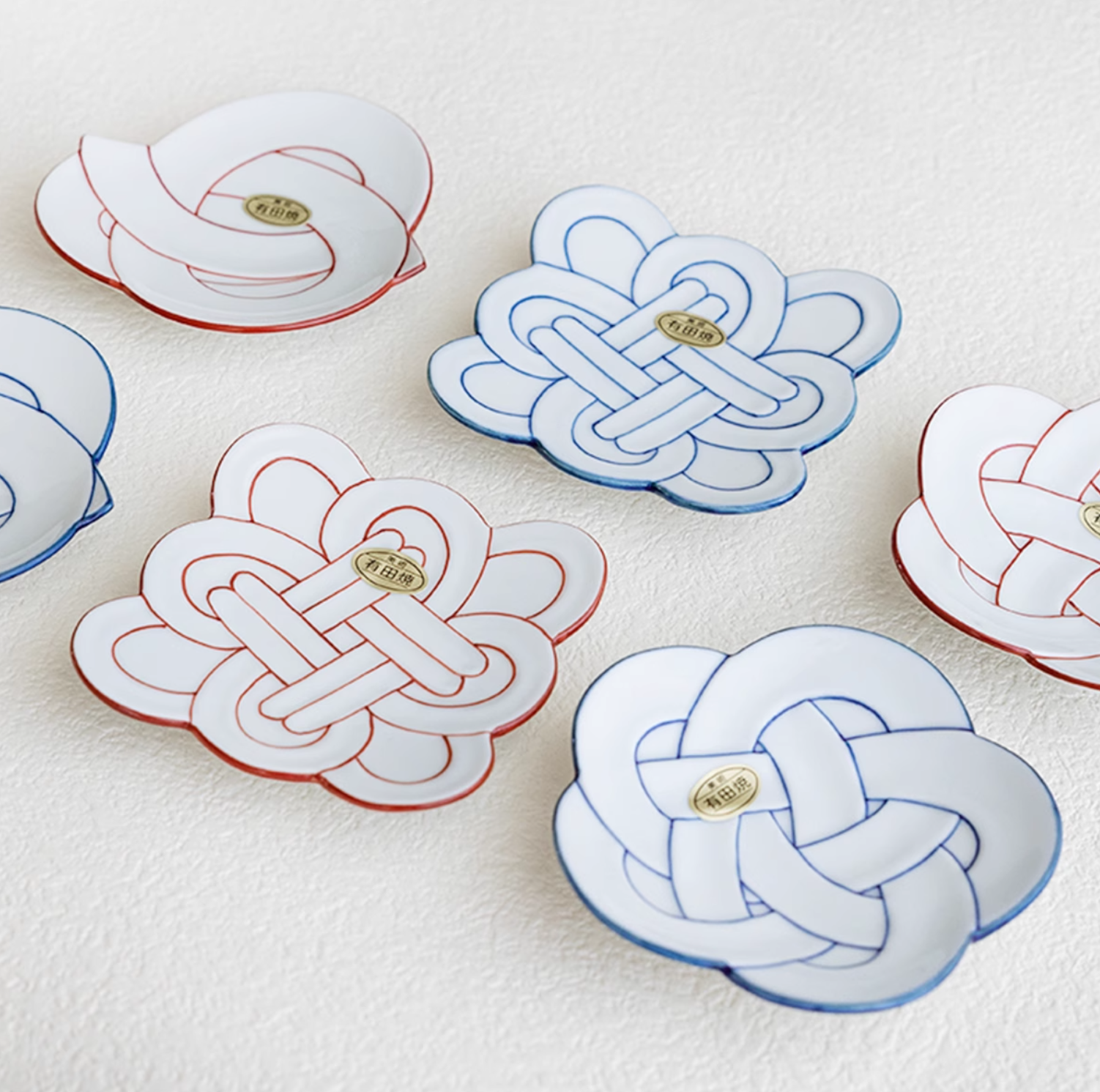 Arita Ware Hand-Painted Auspicious Knot Plate Gift Set