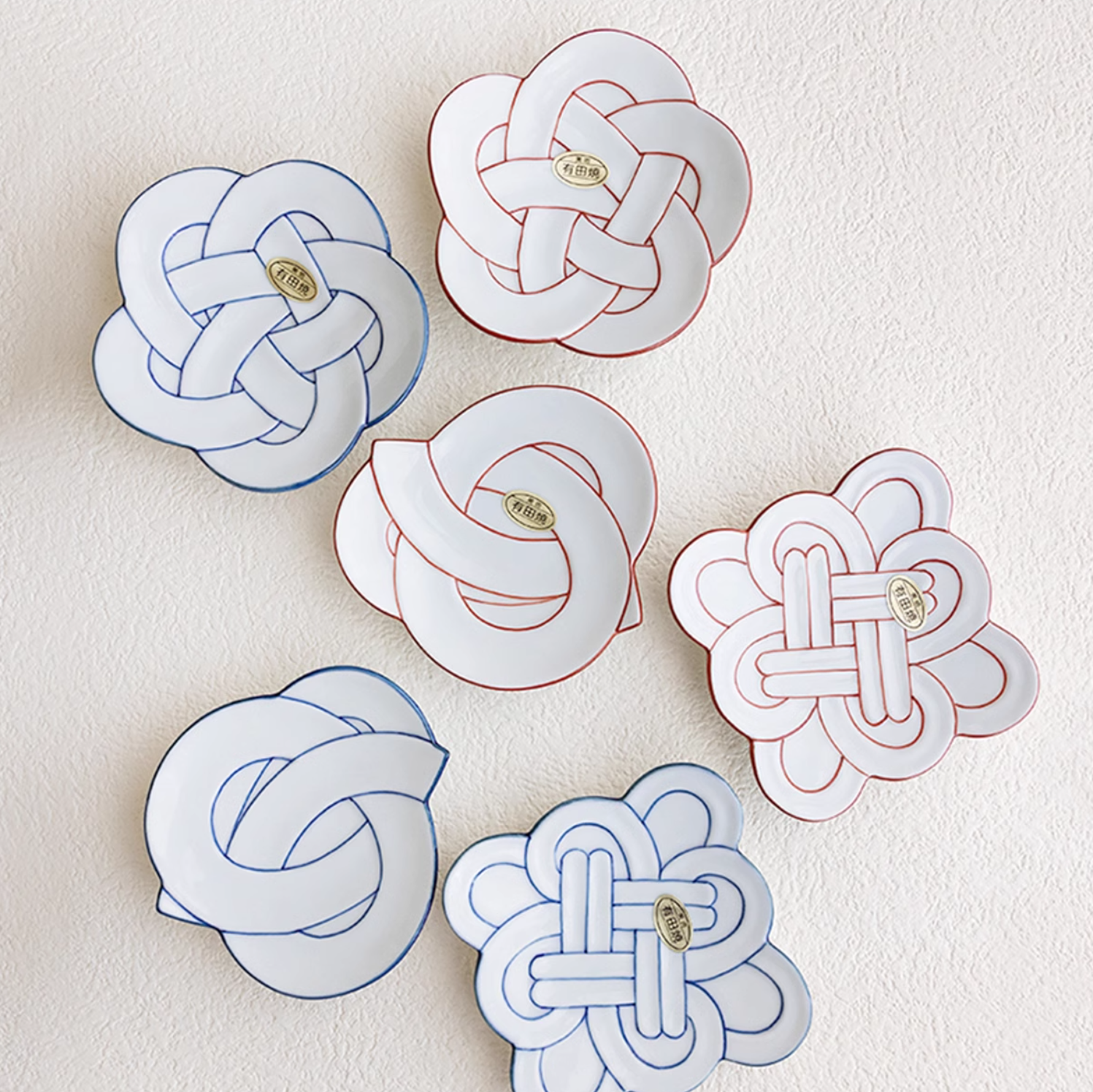 Arita Ware Hand-Painted Auspicious Knot Plate Gift Set