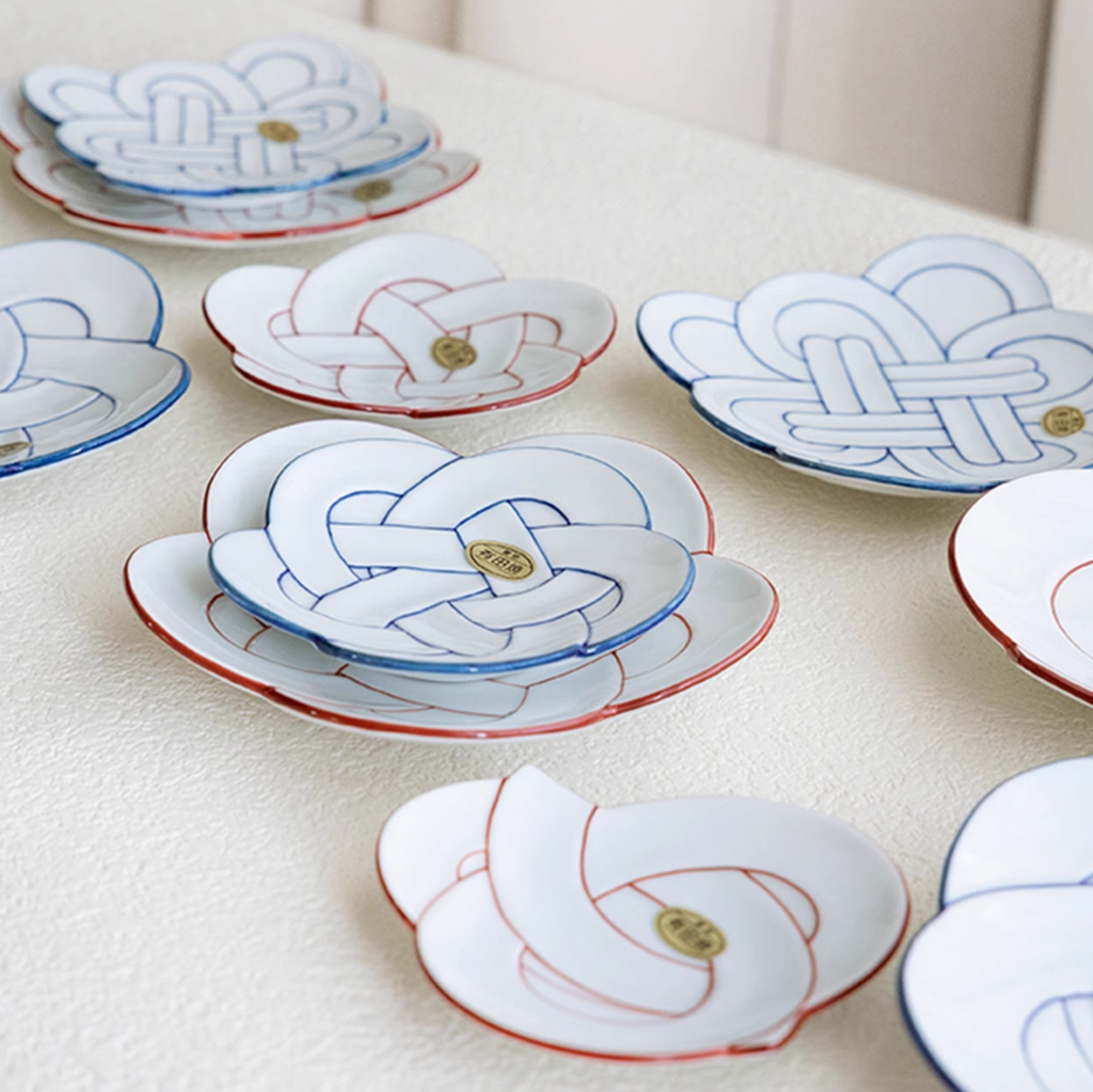 Arita Ware Hand-Painted Auspicious Knot Plate Gift Set