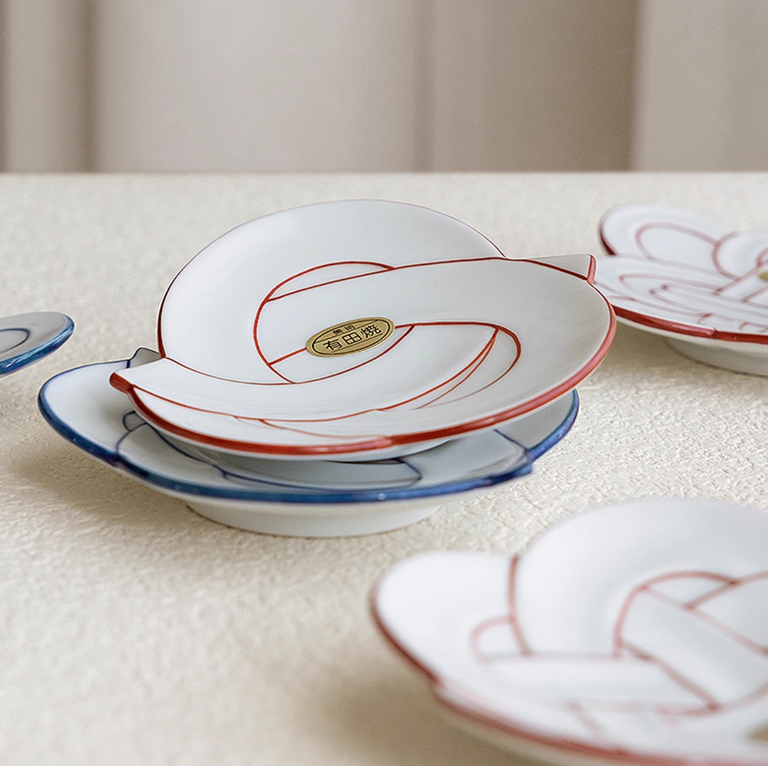 Arita Ware Hand-Painted Auspicious Knot Plate Gift Set
