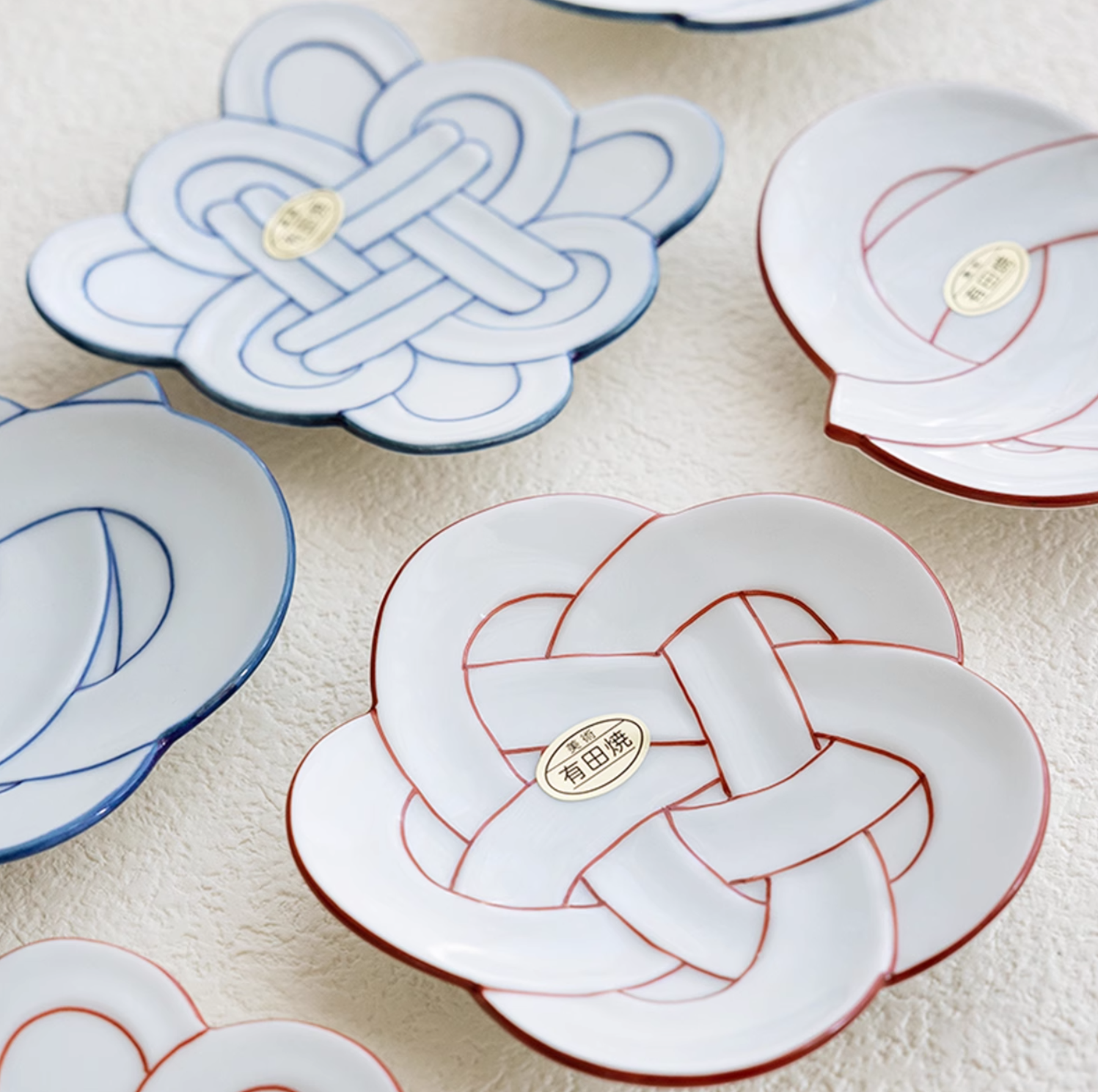 Arita Ware Hand-Painted Auspicious Knot Plate Gift Set