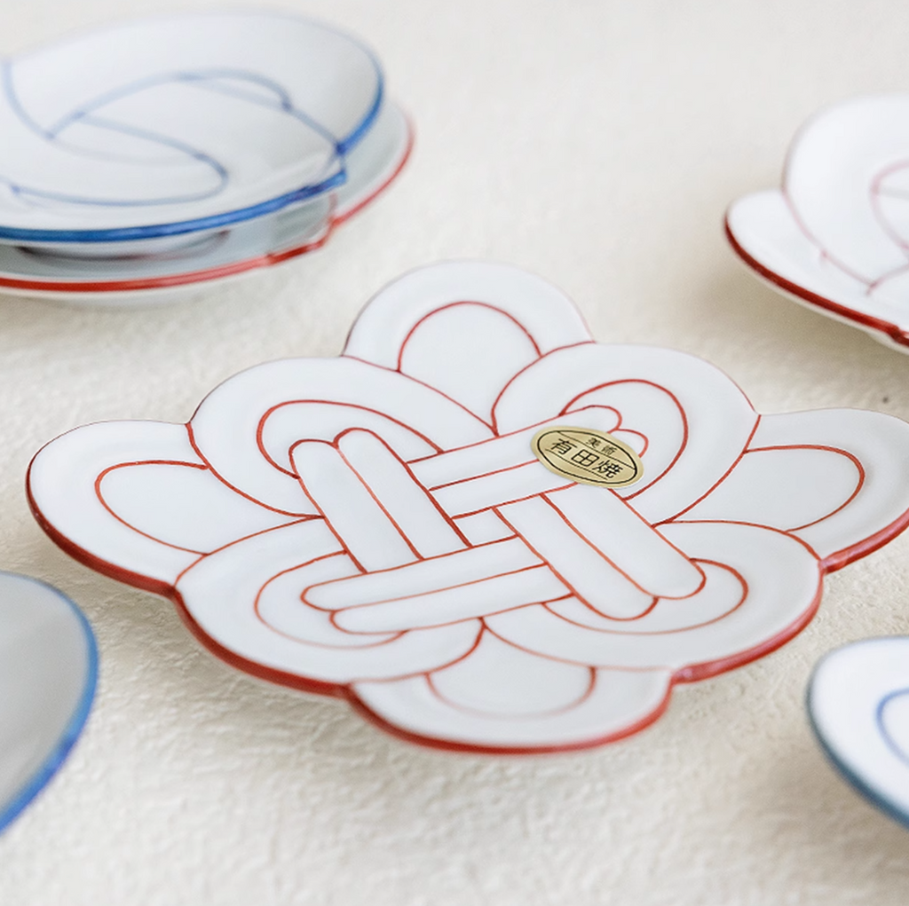 Arita Ware Hand-Painted Auspicious Knot Plate Gift Set