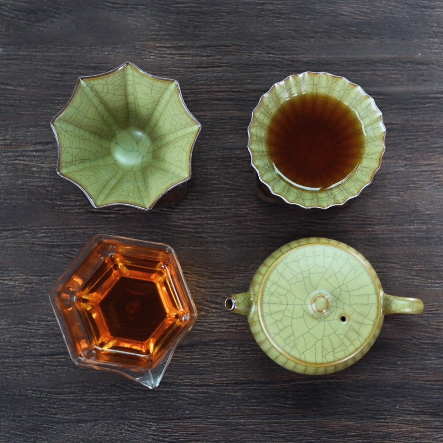 Longquan Celadon Ge Kiln Daisy Tea Cup – Golden Thread Crackle Glaze, 110ml