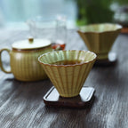 Longquan Celadon Ge Kiln Daisy Tea Cup – Golden Thread Crackle Glaze, 110ml