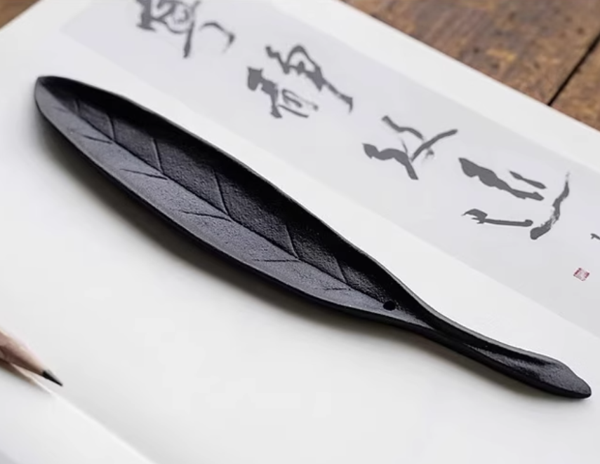 Nambu Tekki Cast Iron Incense Holder – Rock & Leaf Design