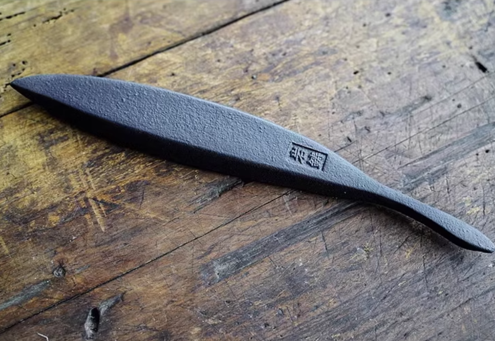 Nambu Tekki Cast Iron Incense Holder – Rock & Leaf Design