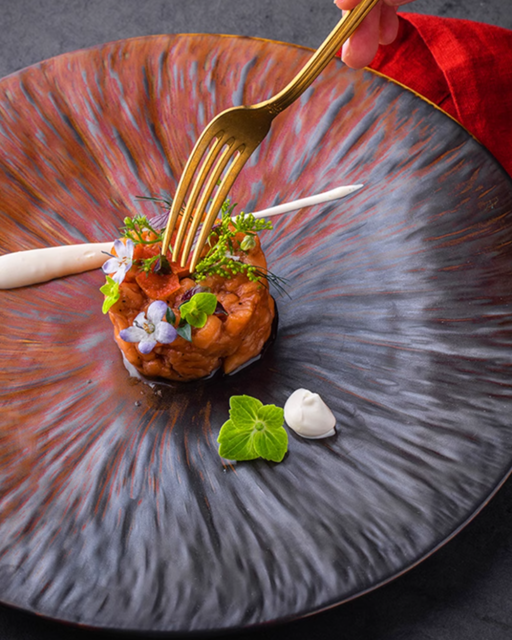 ALANIZ Blanc Series Handcrafted Preserved Flower Flat Plate