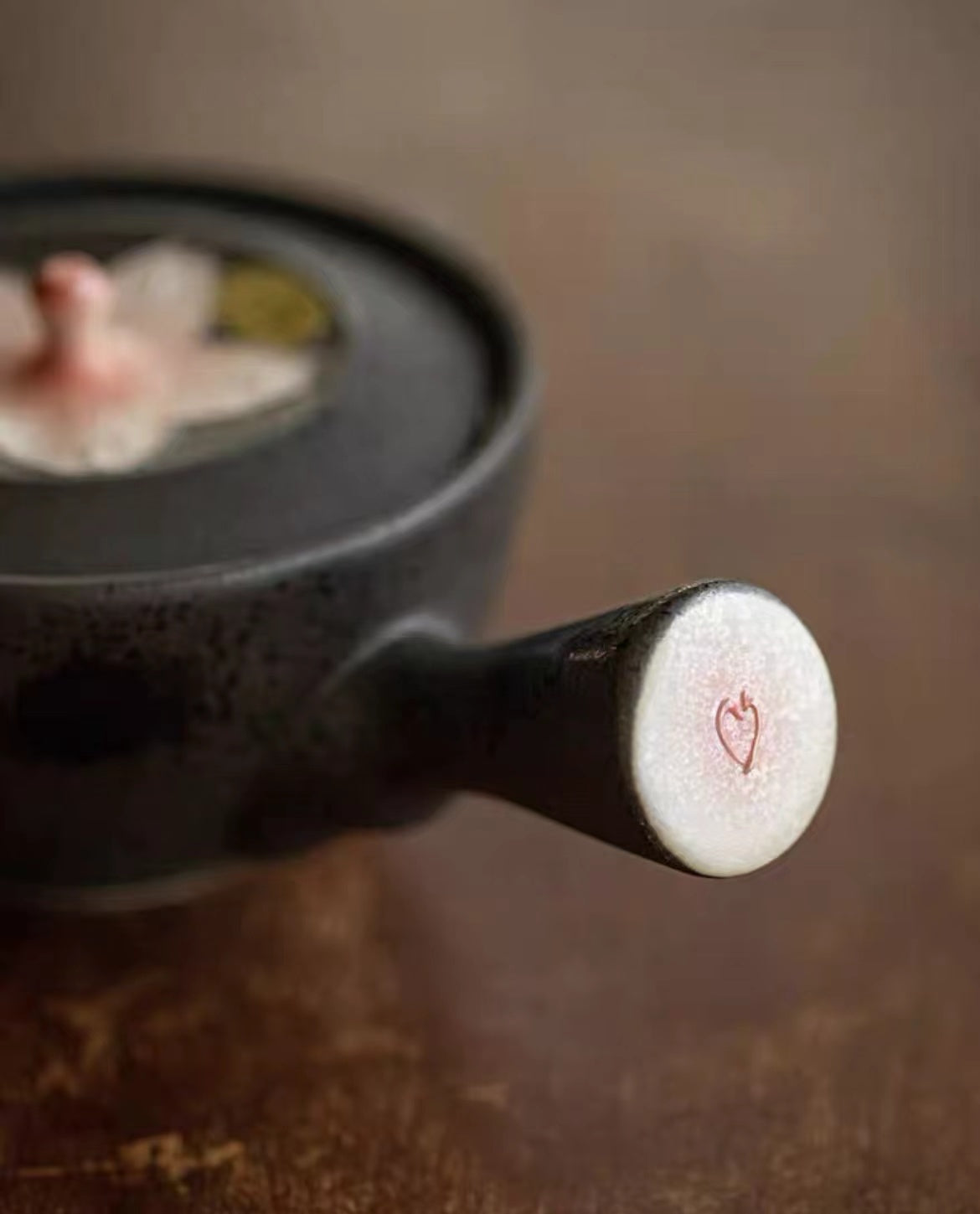 Arita-Yaki Kiln-Transformed Sakura Teapot Set