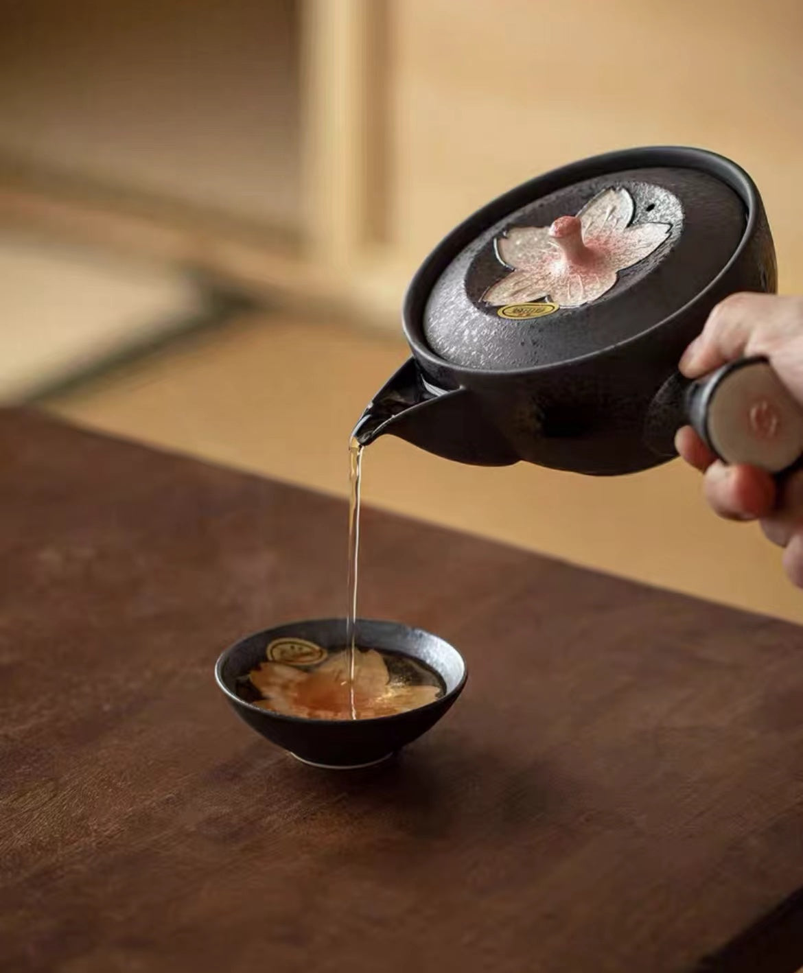 Arita-Yaki Kiln-Transformed Sakura Teapot Set