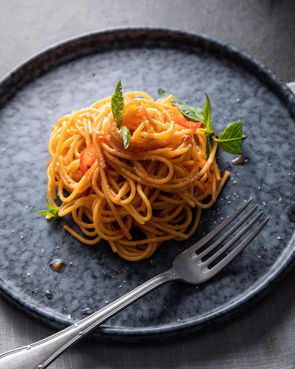 ALANIZ GIN Series Handcrafted Blue Snow Straight-Sided Plate