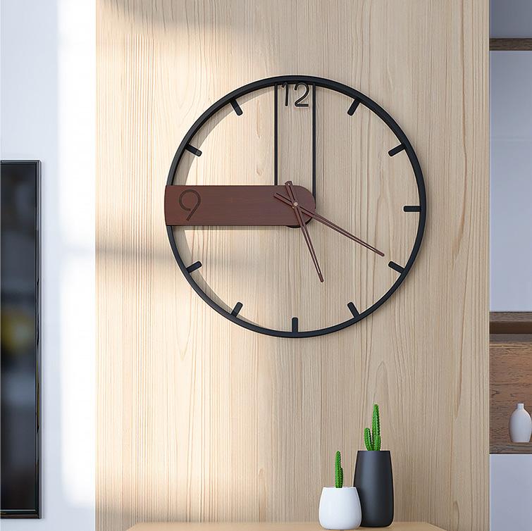 Modern Elegant Wall Clock