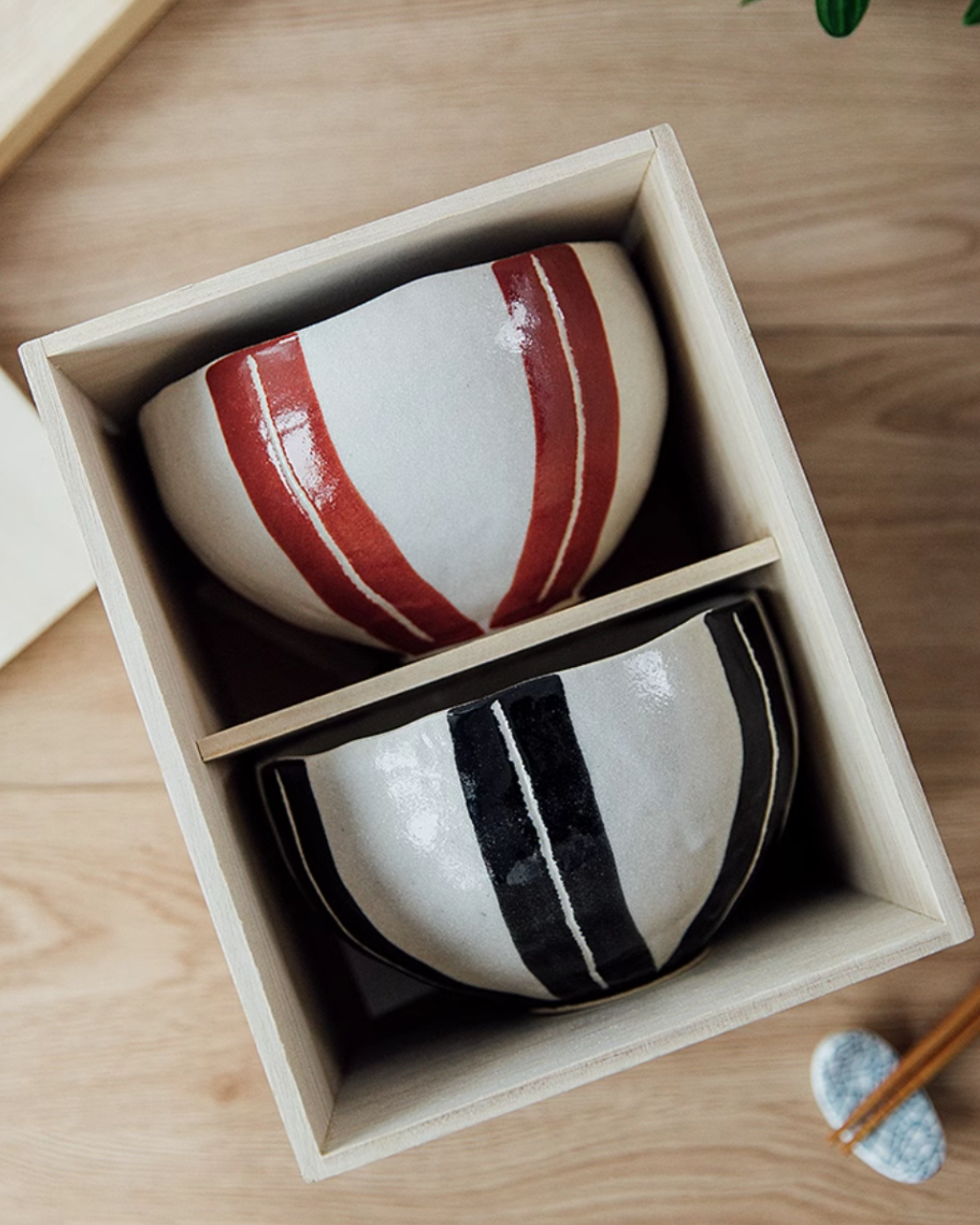 Mino Ware Vintage Underglaze Tokusa Couple Bowl Set – Wooden Box Edition