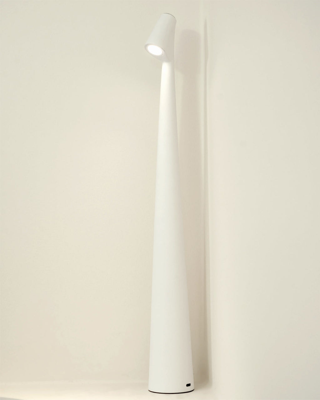 Africa Built-in Battery Table Lamp