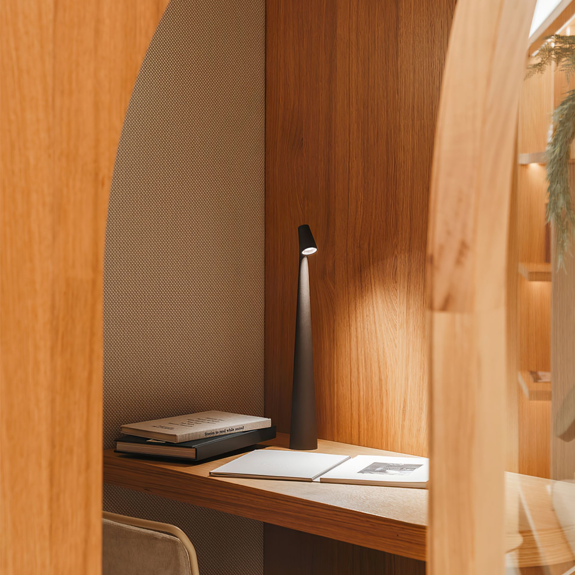 Africa Built-in Battery Table Lamp