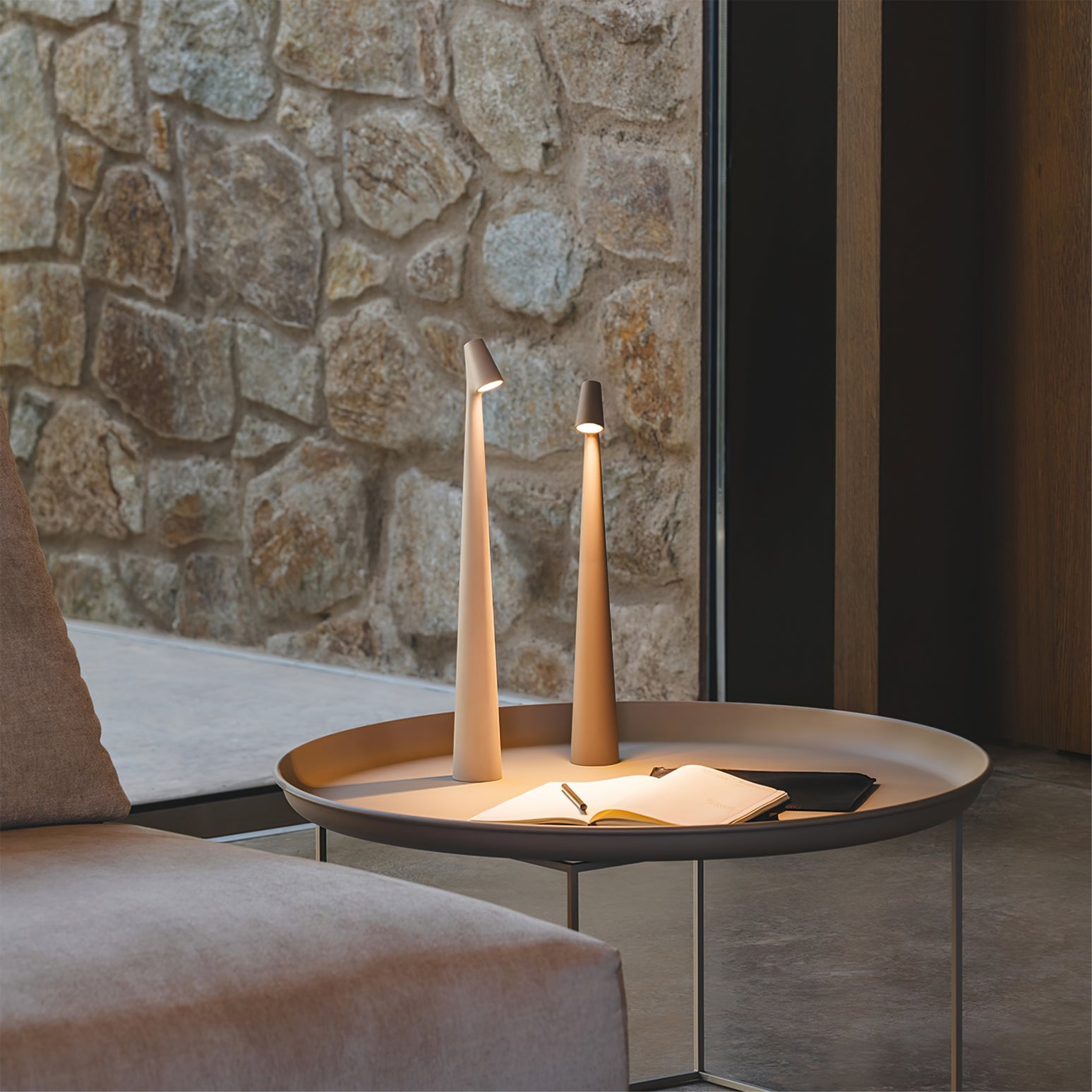 Africa Built-in Battery Table Lamp