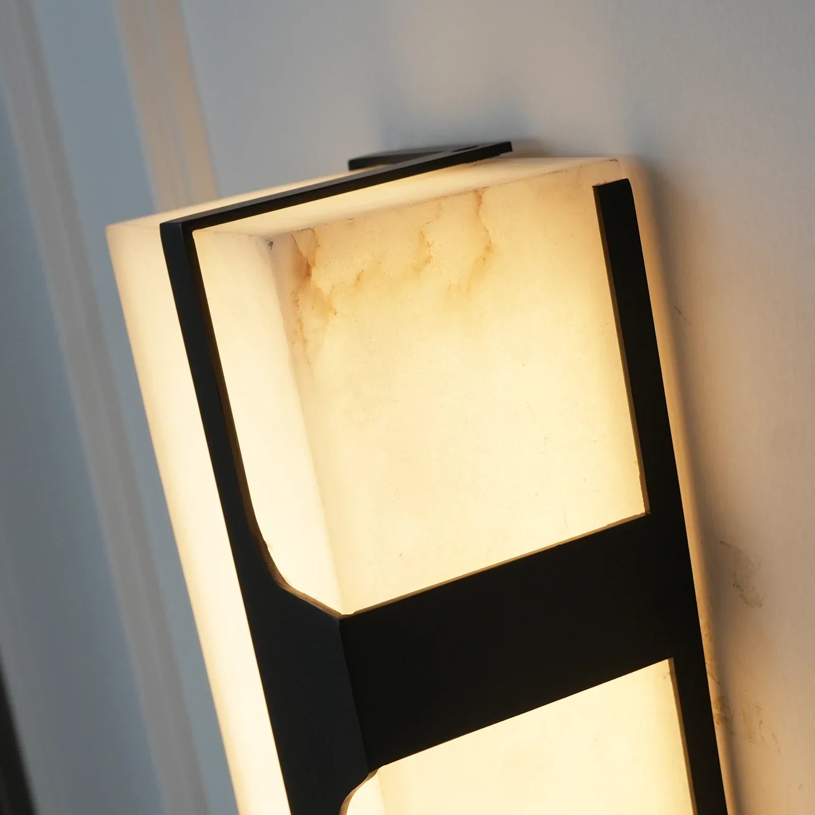 Alabaster Ariel Wall Lamp