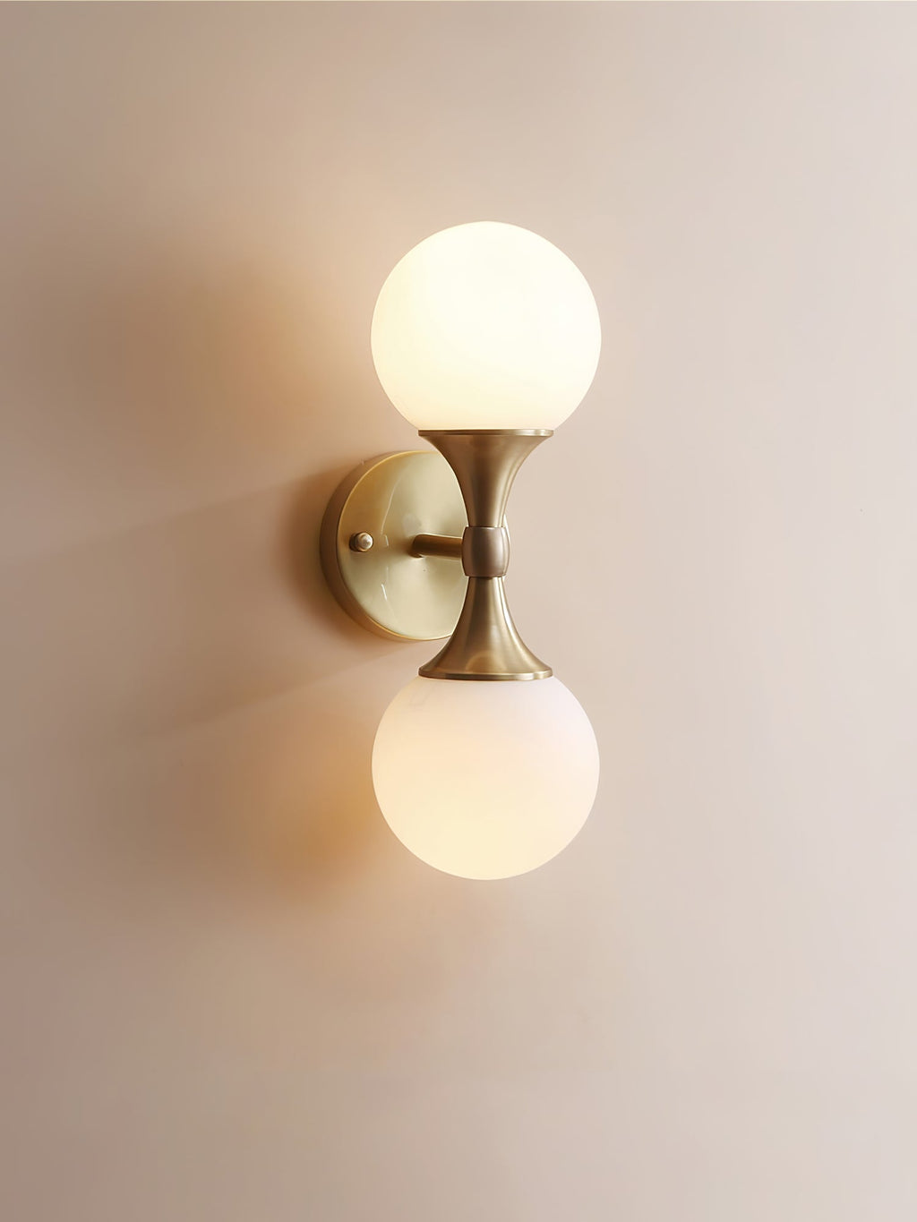 Balls Delly Wall Light