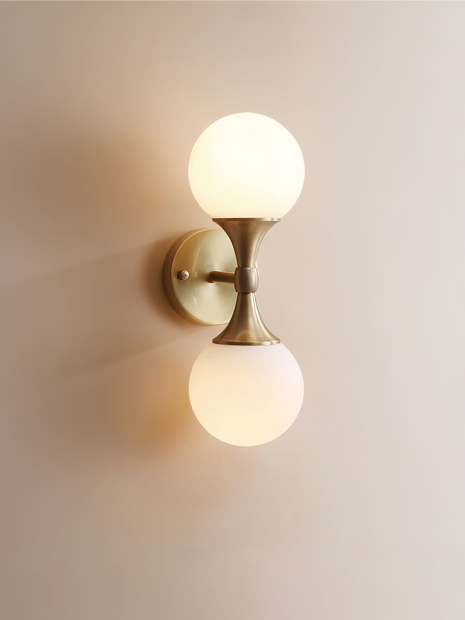 Balls Delly Wall Light