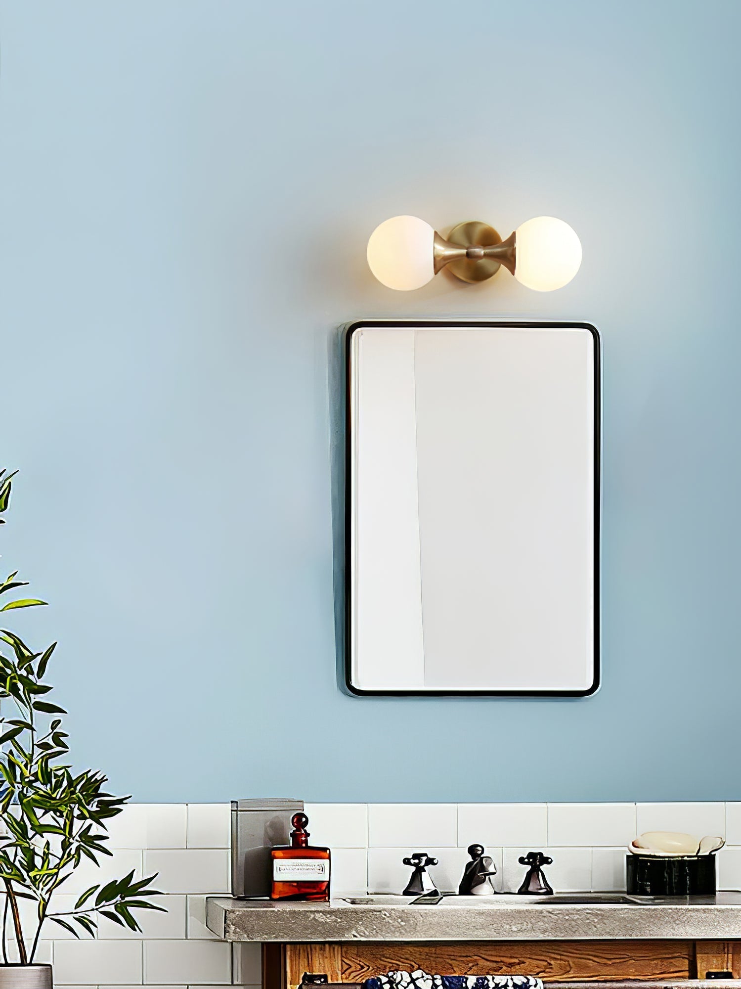 Balls Delly Wall Light