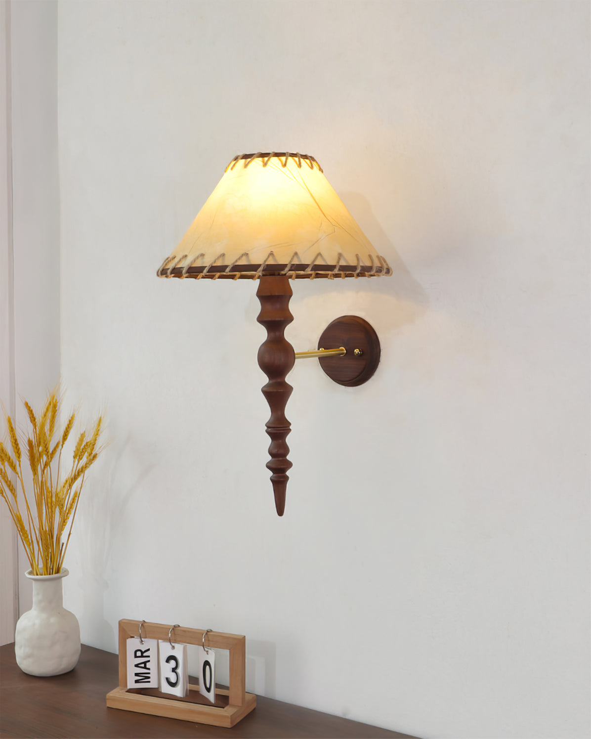 Basica Wall Lamp
