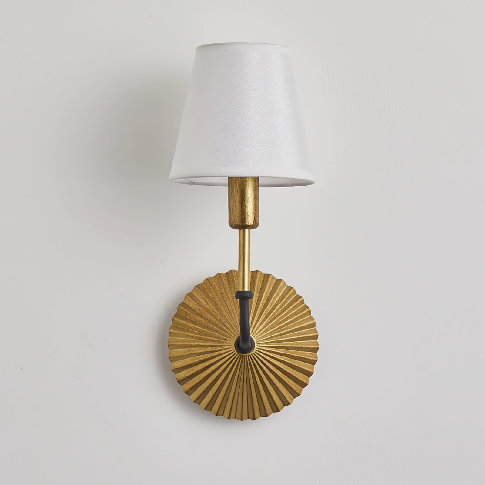 Clove Wall Lamp