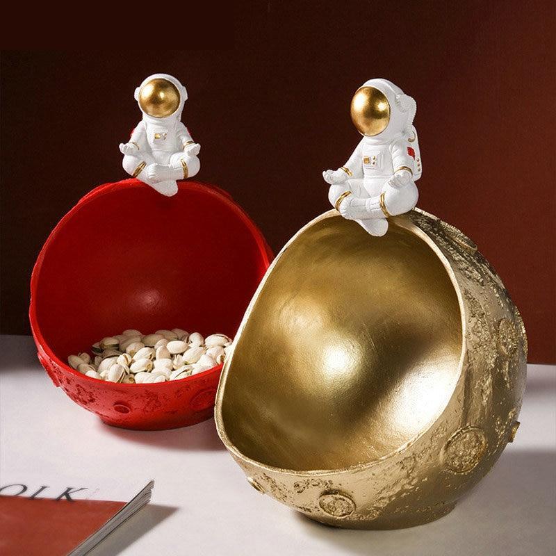 Astronaut Planet Storage