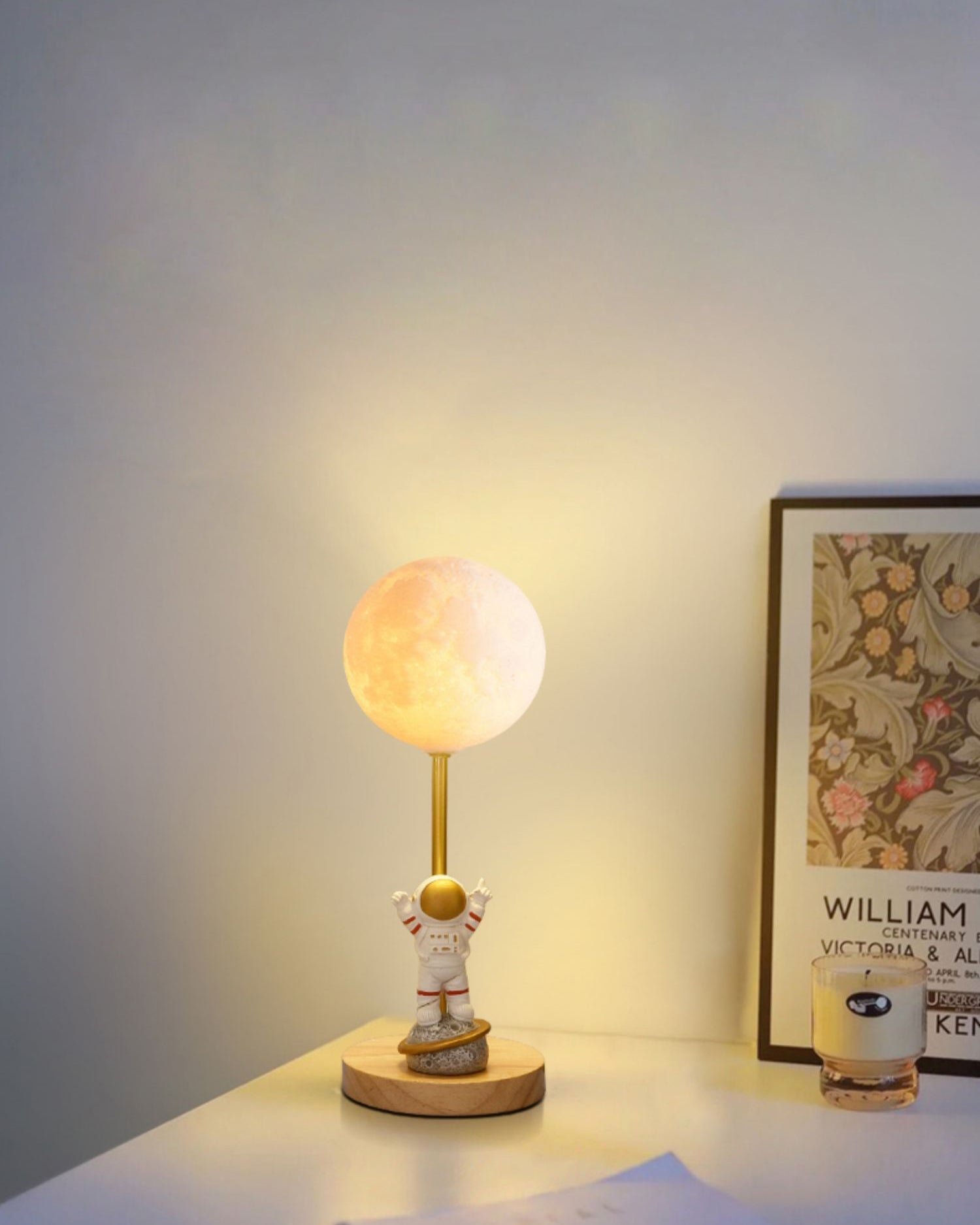 Creative Moon Table Lamp