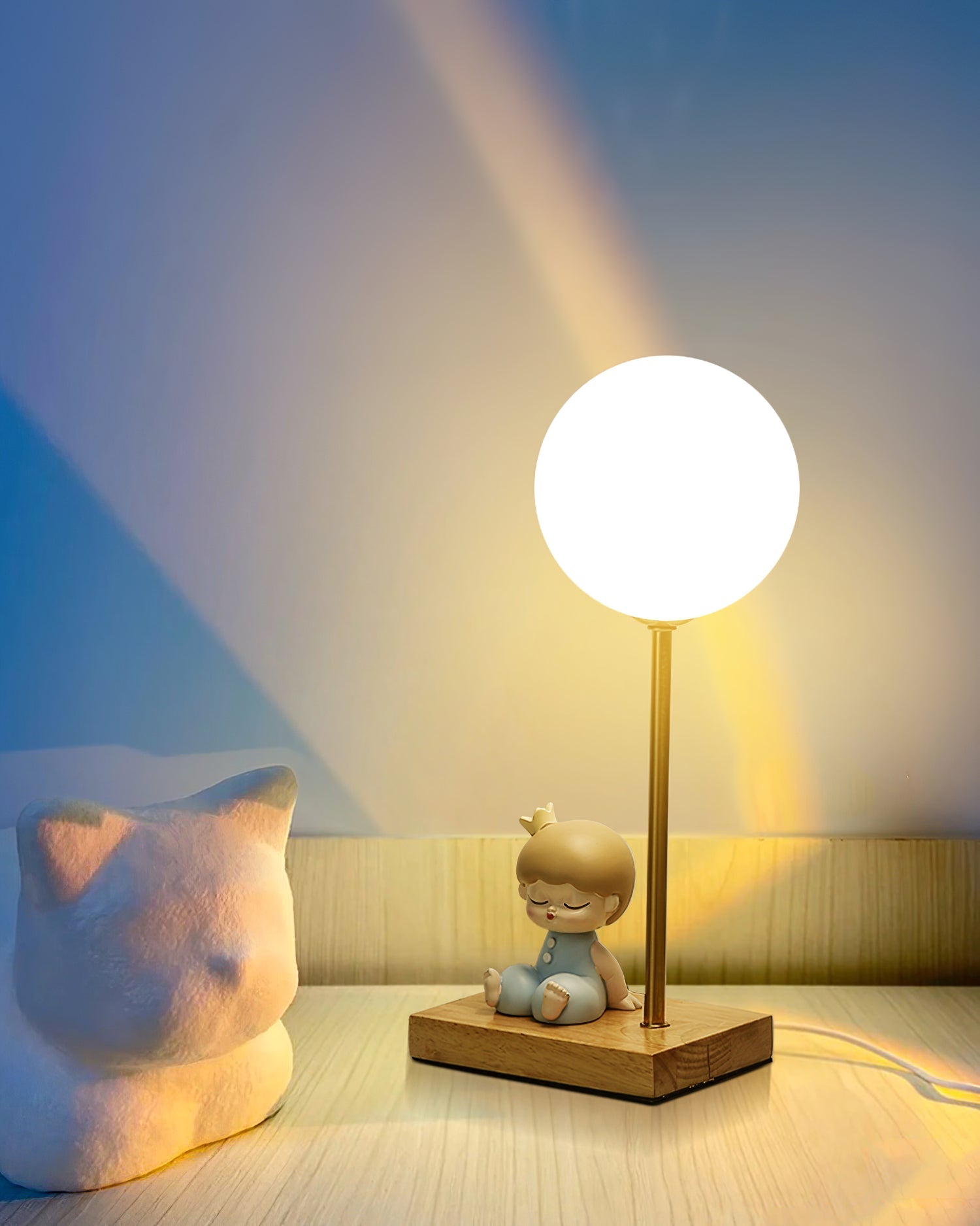 Creative Moon Table Lamp