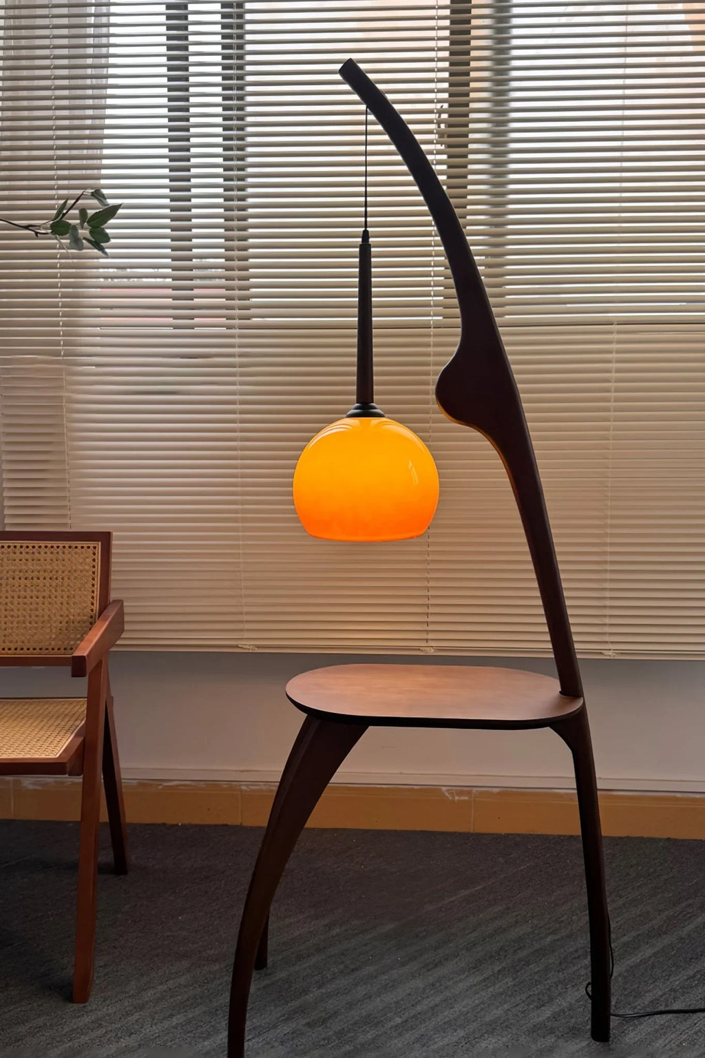 Curved Mantis Floor Lamp