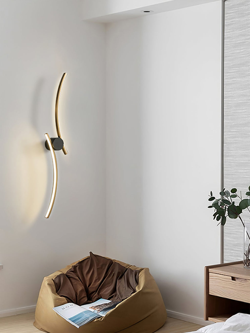 Curved Wall Lamp