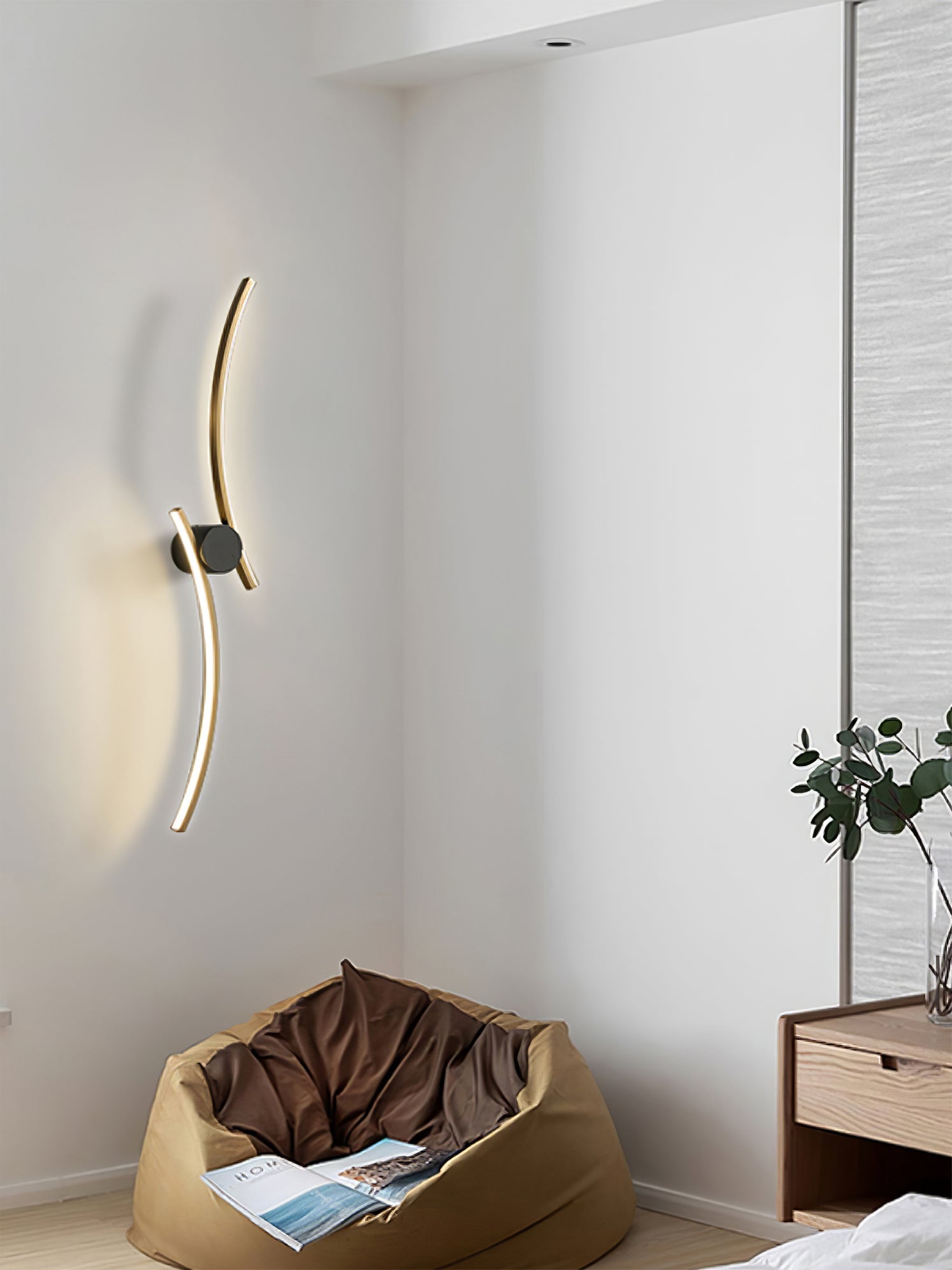 Curved Wall Lamp