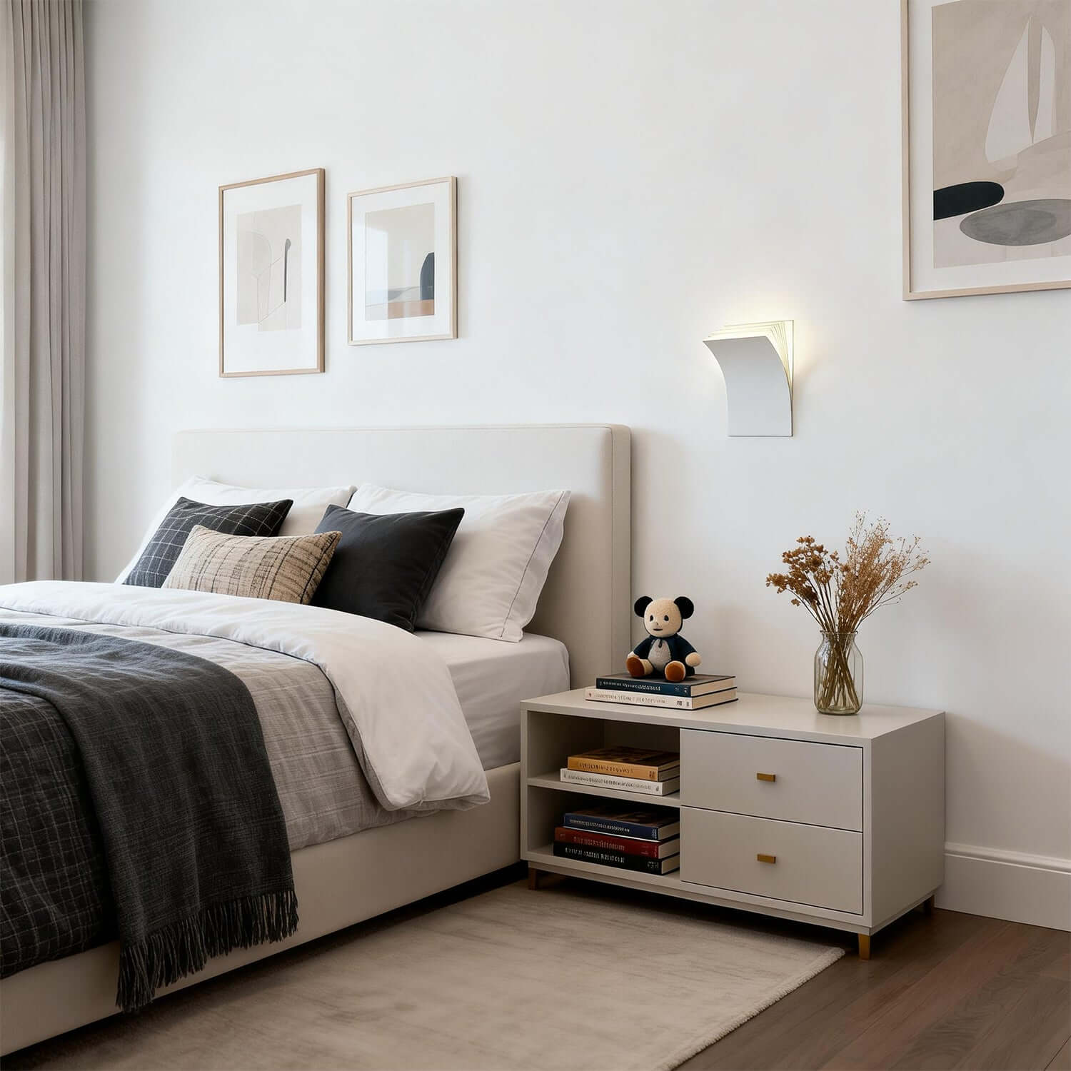 Cyvela Wall Light
