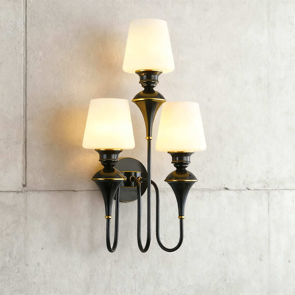 Delyra Wall Lamp