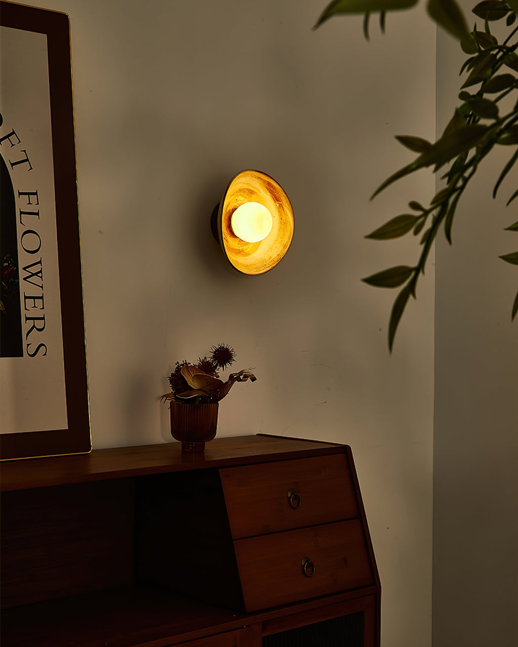 Eala Wall Lamp