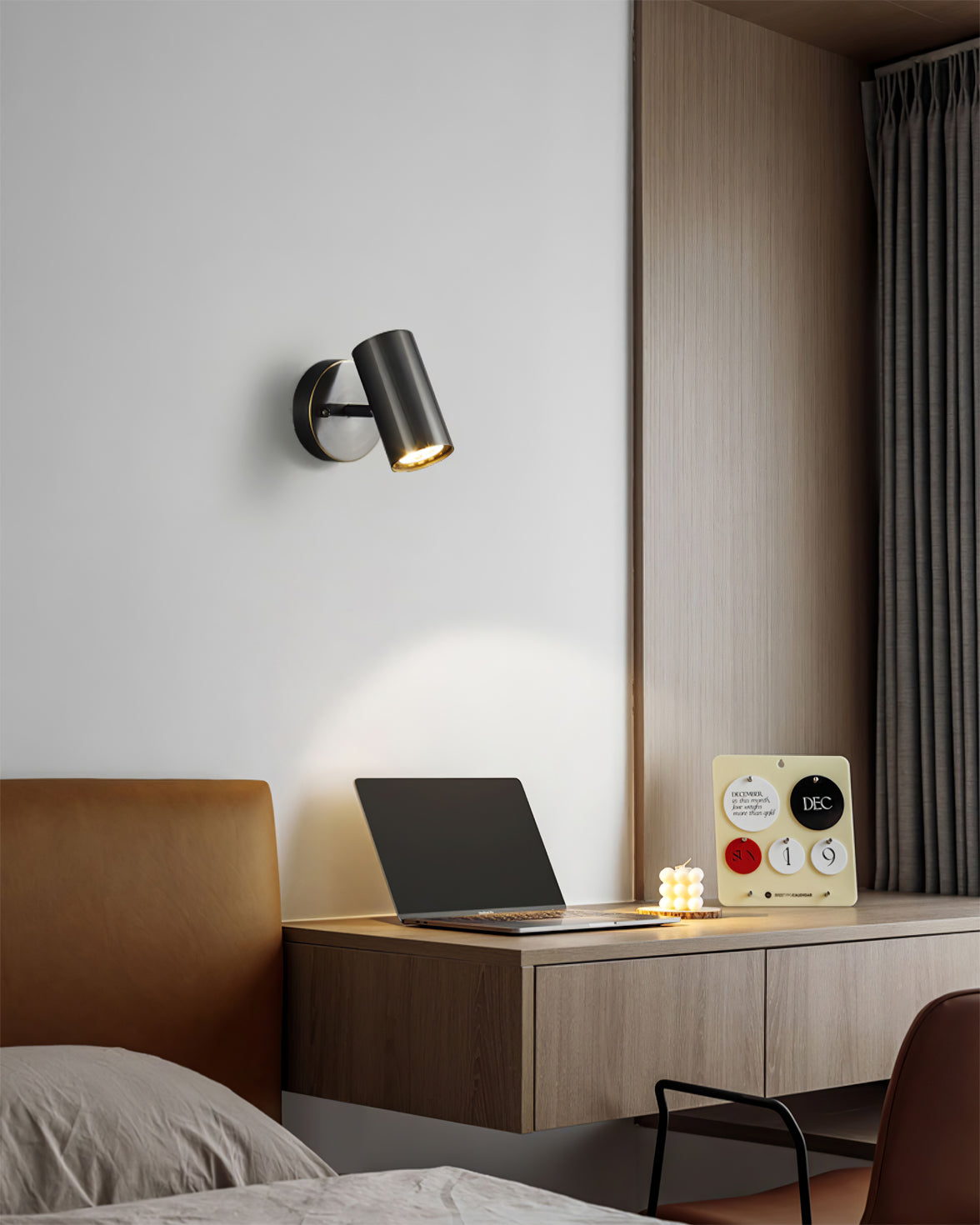 Eduard Wall Light