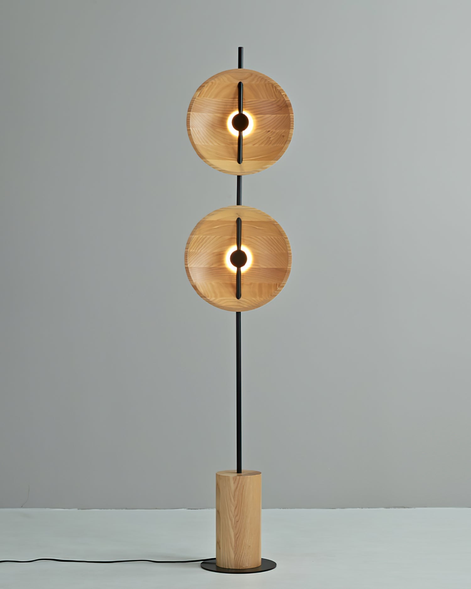 Eine Floor Lamp