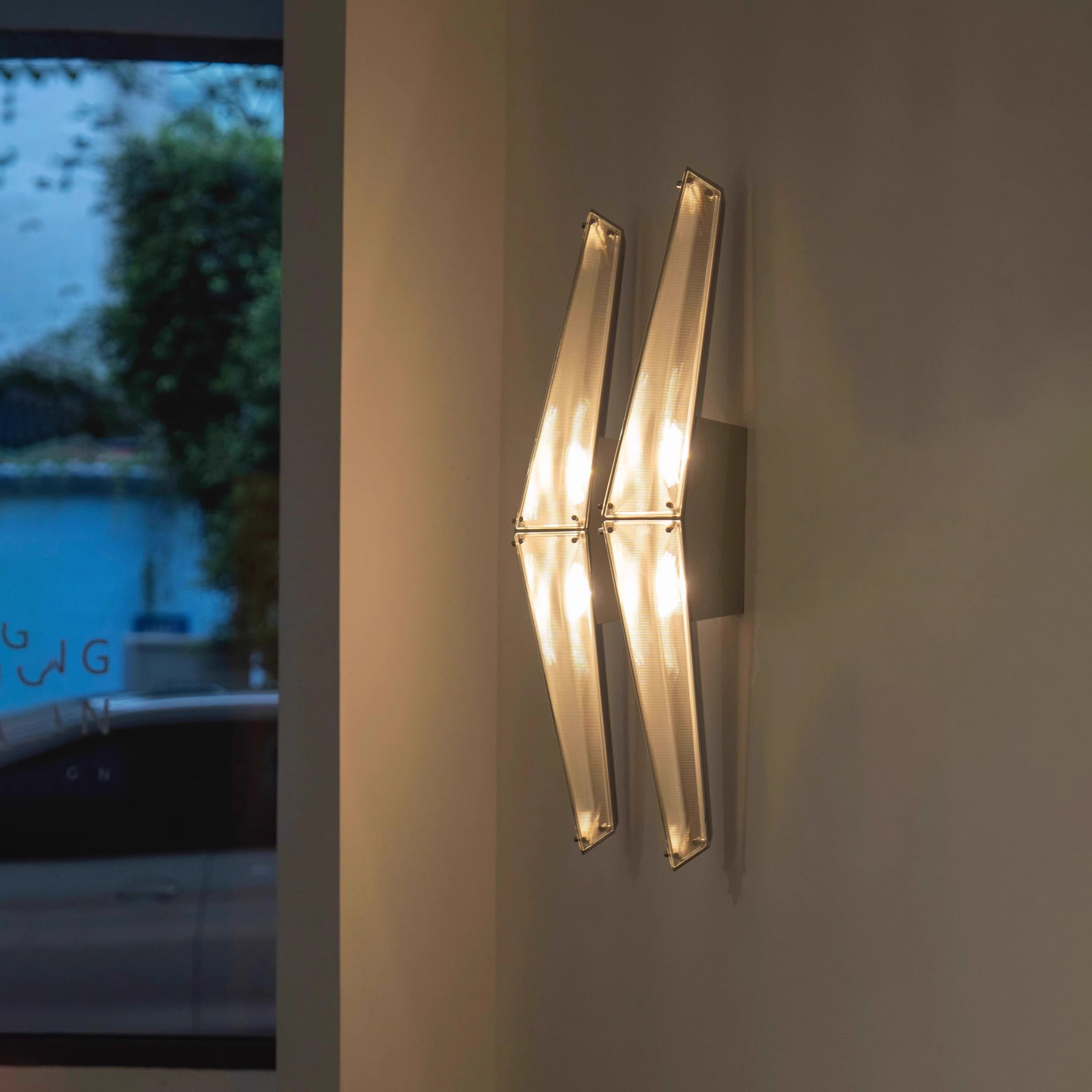 Fragment 09 Wall Lamp