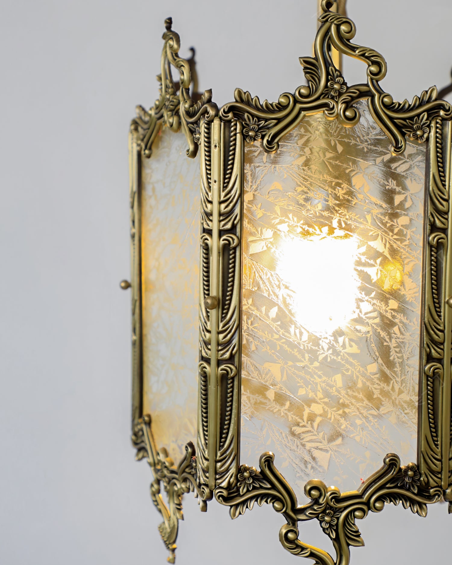 Gorgeous Brass Lantern Pendant Lamp