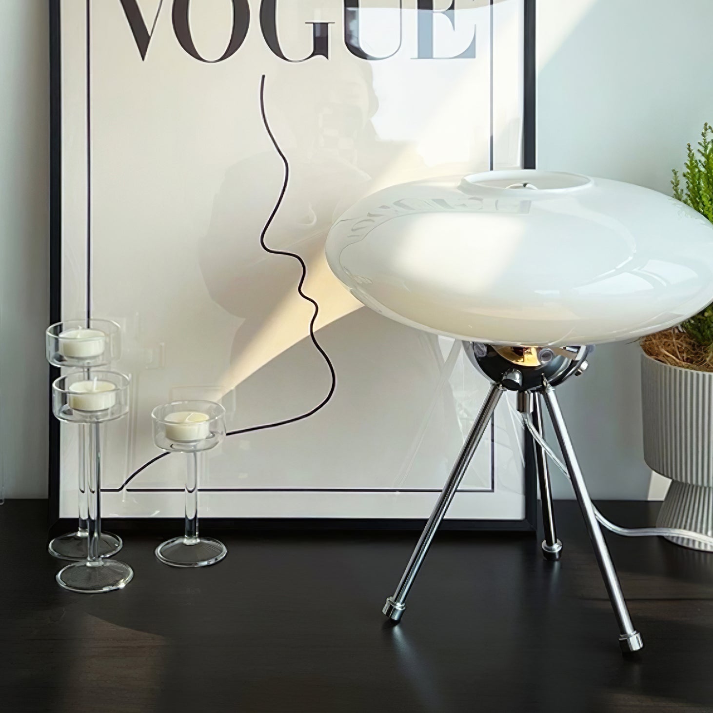 Glass UFO Table Lamp