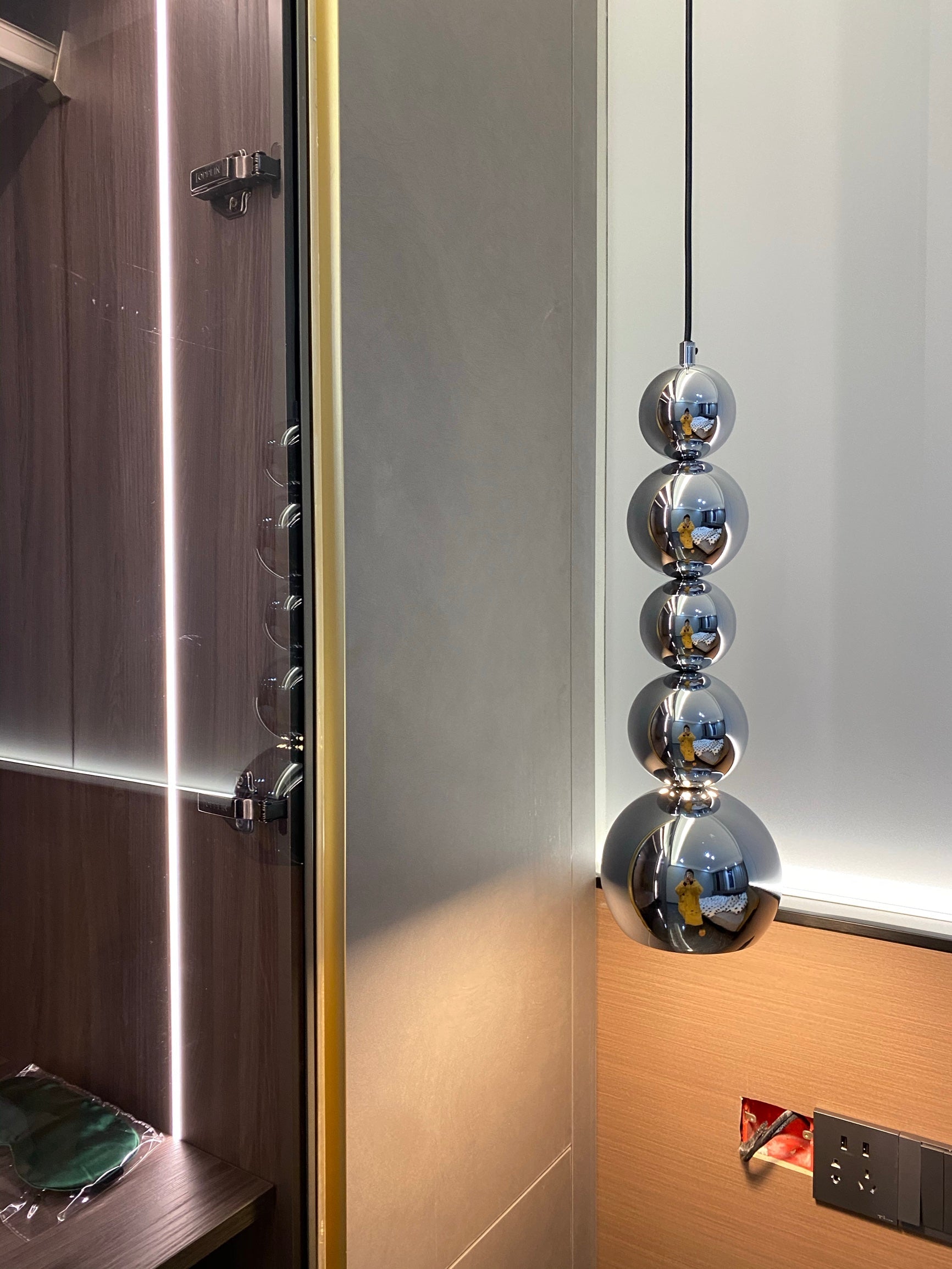 Globe Ball Pendant Lamp