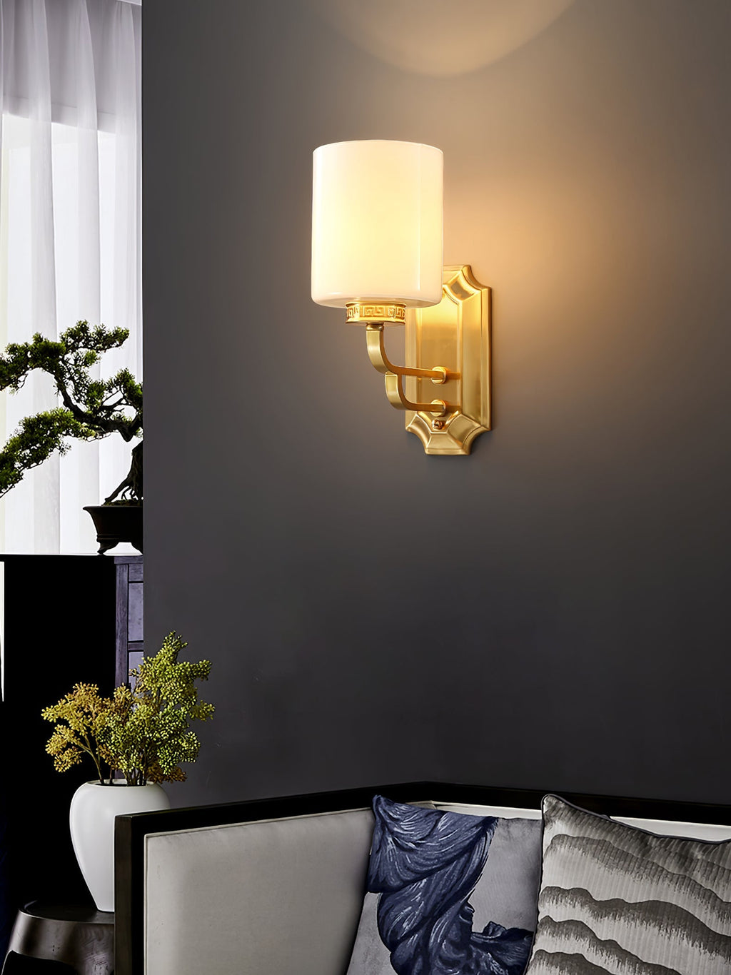Hamilton Wall Light