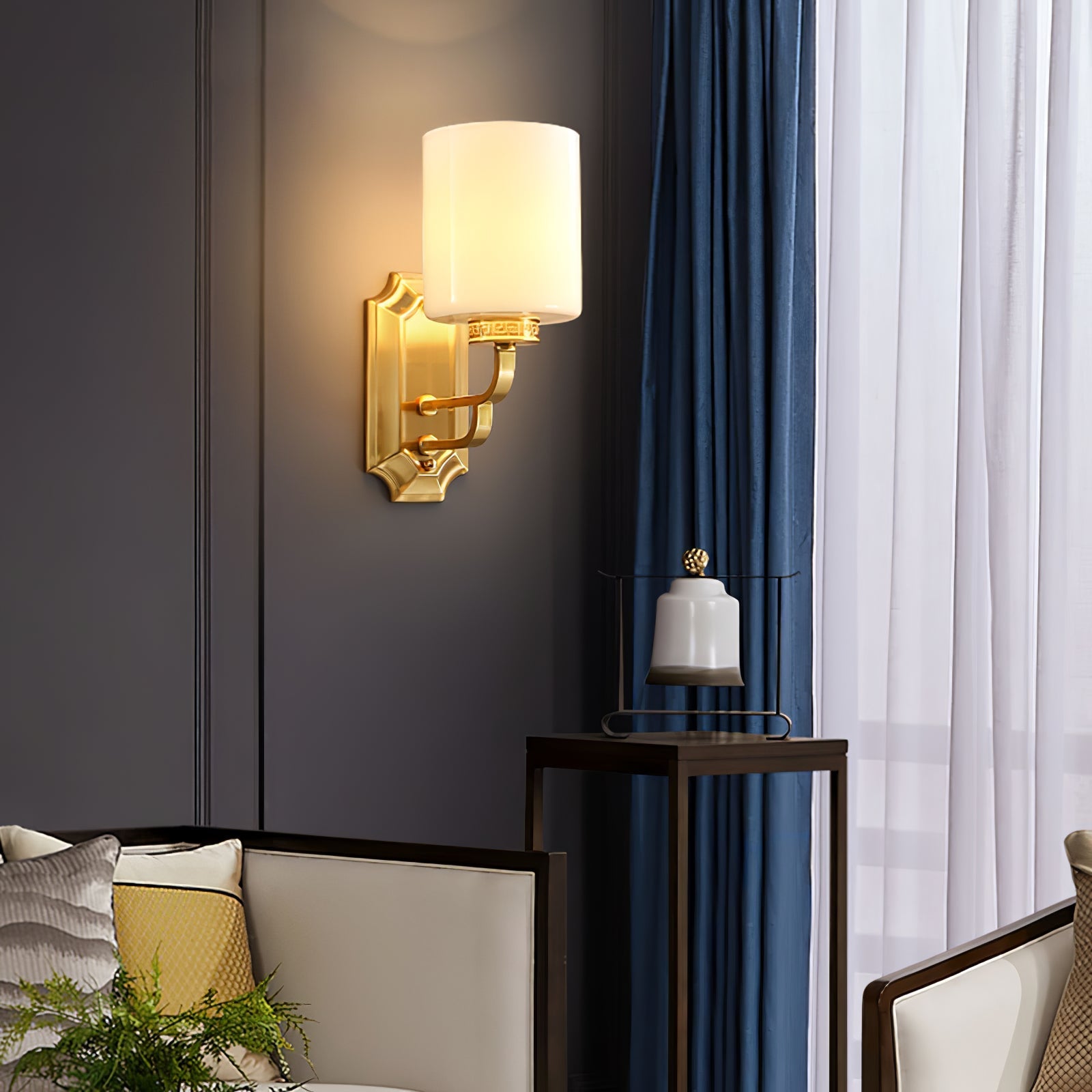 Hamilton Wall Light