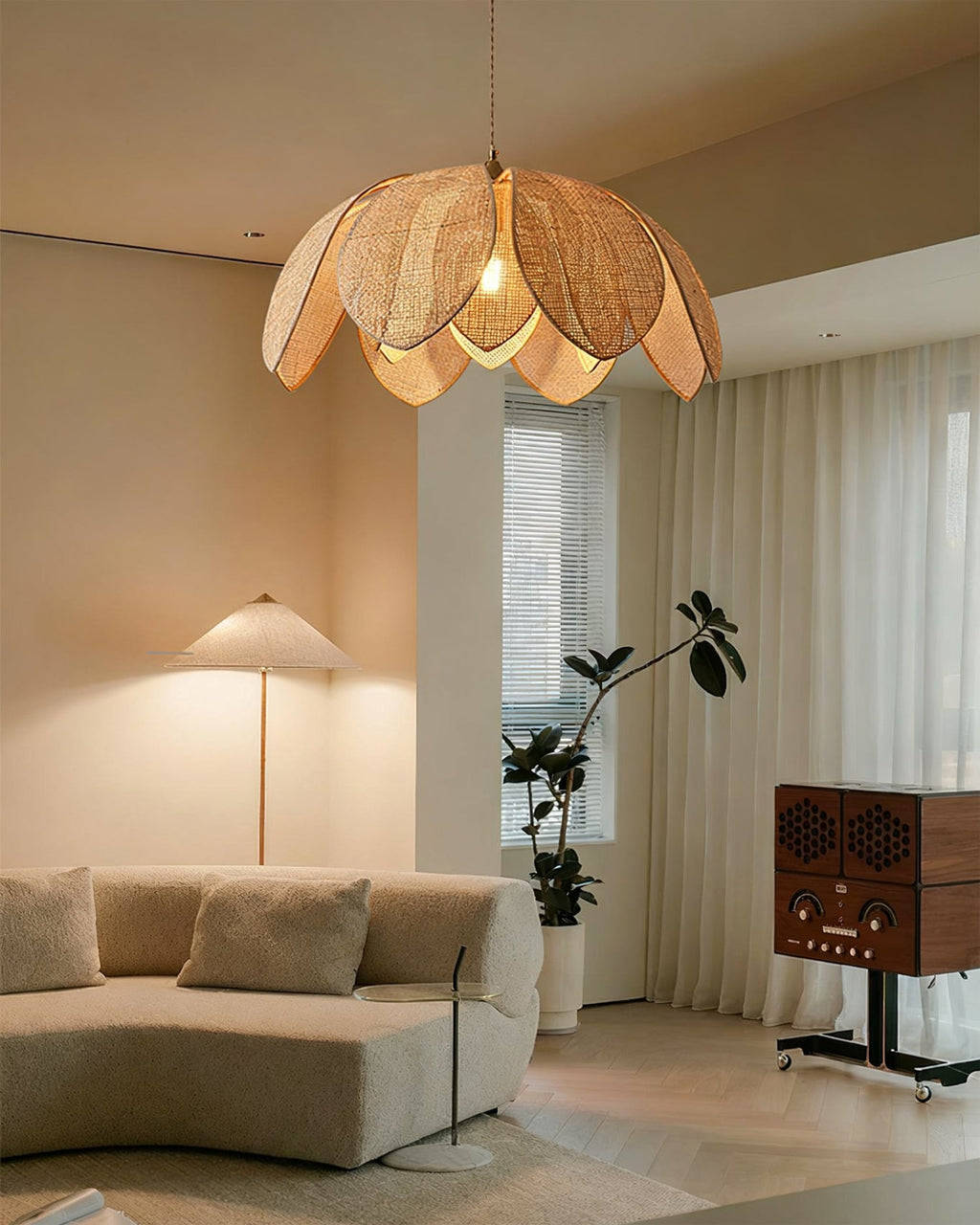 Hanove Pendant Light
